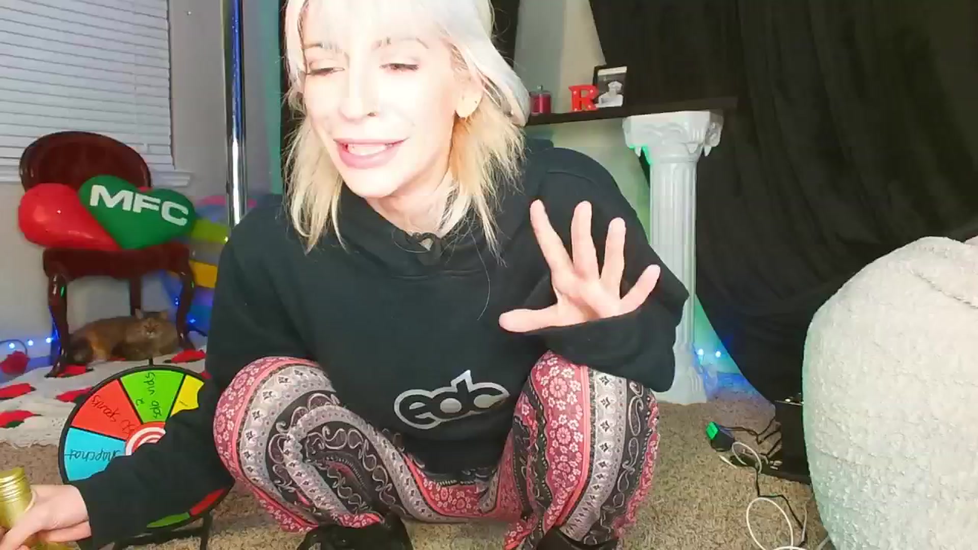 Gallery image thumbnail from ItsRoseRyder's myfreecams stream on, 01/19/2025, 06:59 image 12 of 20