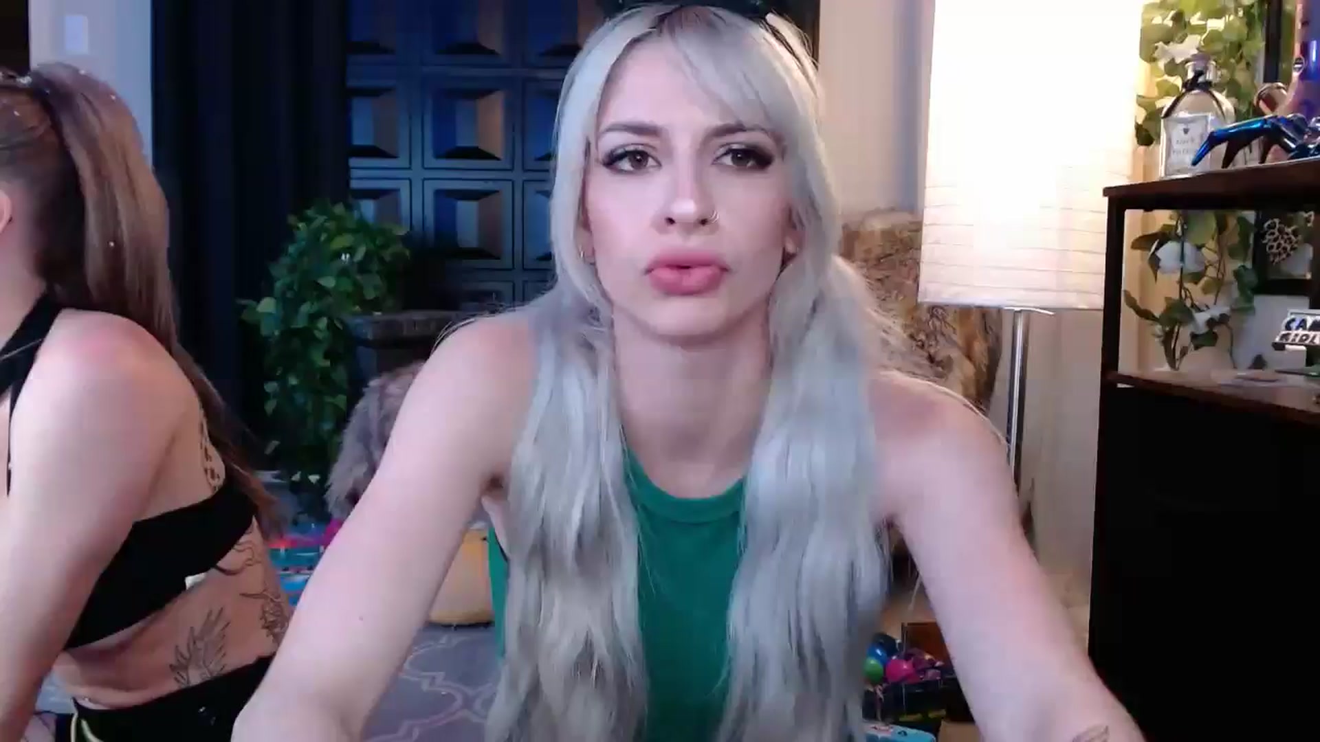 Gallery image thumbnail from ItsRoseRyder's myfreecams stream on, 04/21/2025, 03:18 image 3 of 20