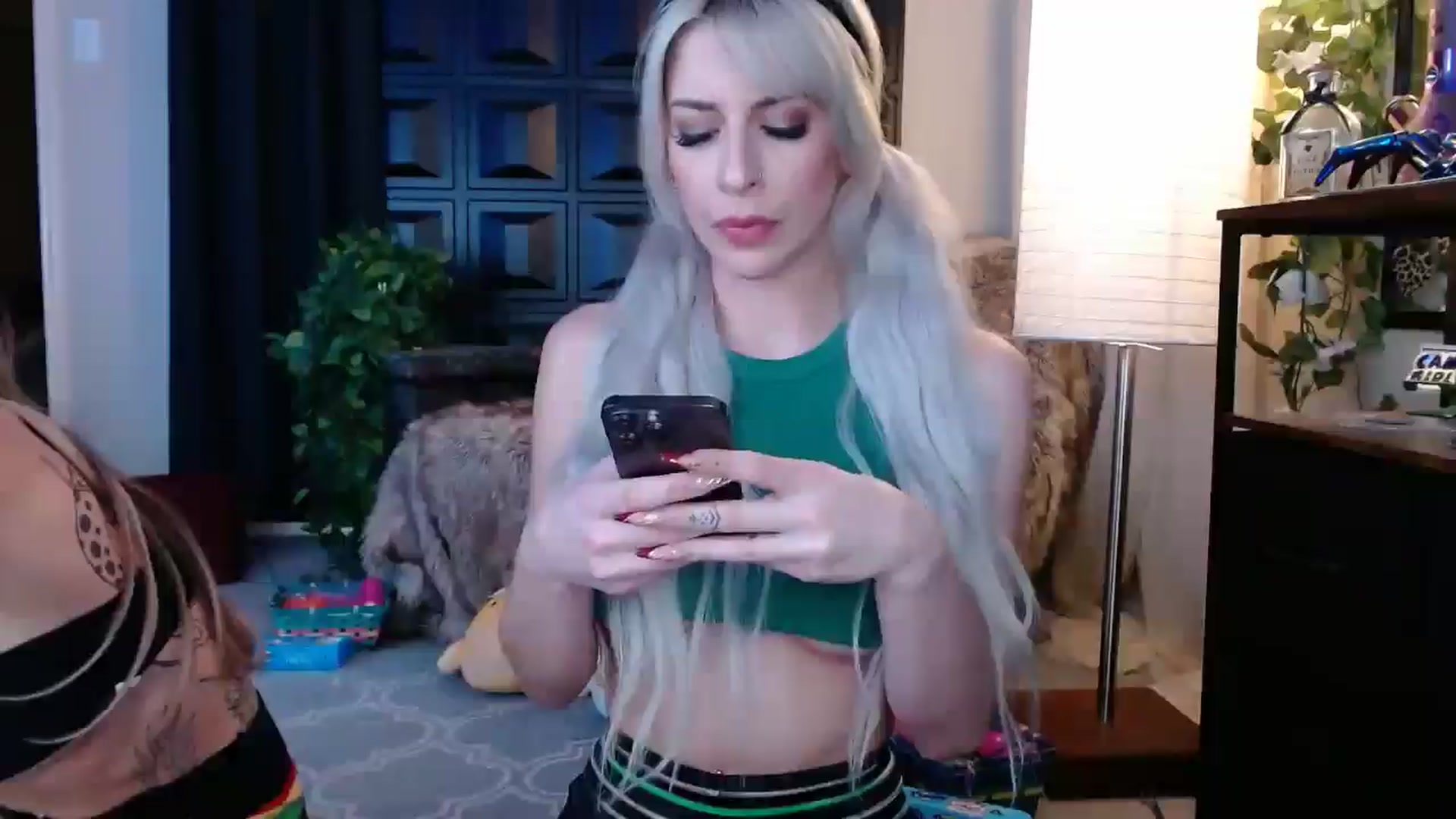 Gallery image thumbnail from ItsRoseRyder's myfreecams stream on, 04/21/2025, 03:18 image 10 of 20
