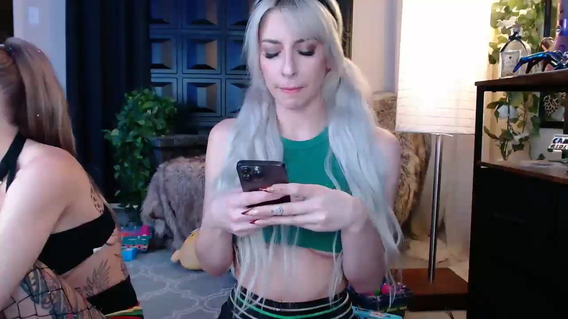 Gallery image thumbnail from ItsRoseRyder's myfreecams stream on, 04/21/2025, 03:18 image 12 of 20