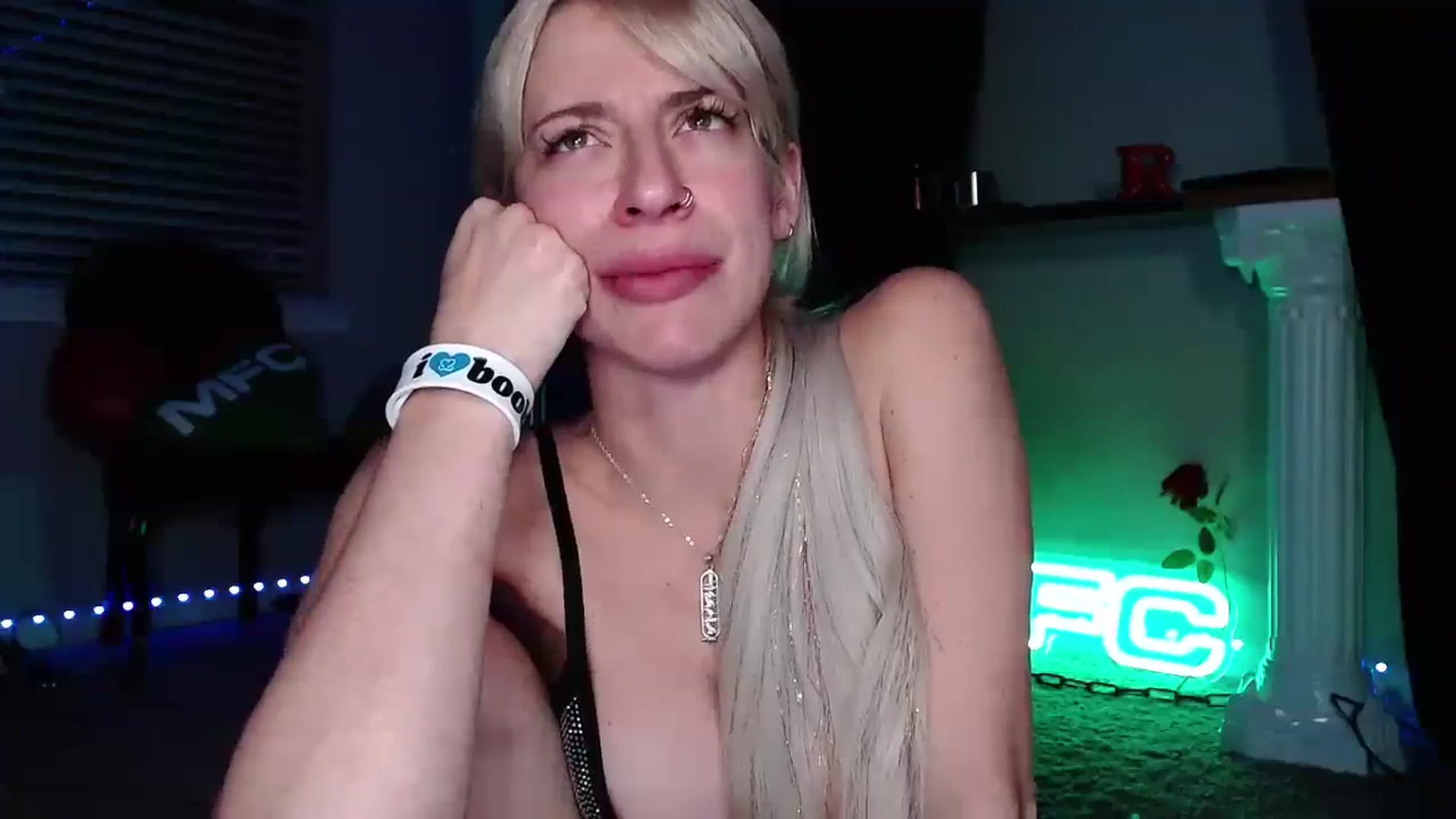 Gallery image thumbnail from ItsRoseRyder's myfreecams stream on, 05/14/2025, 07:30 image 13 of 20