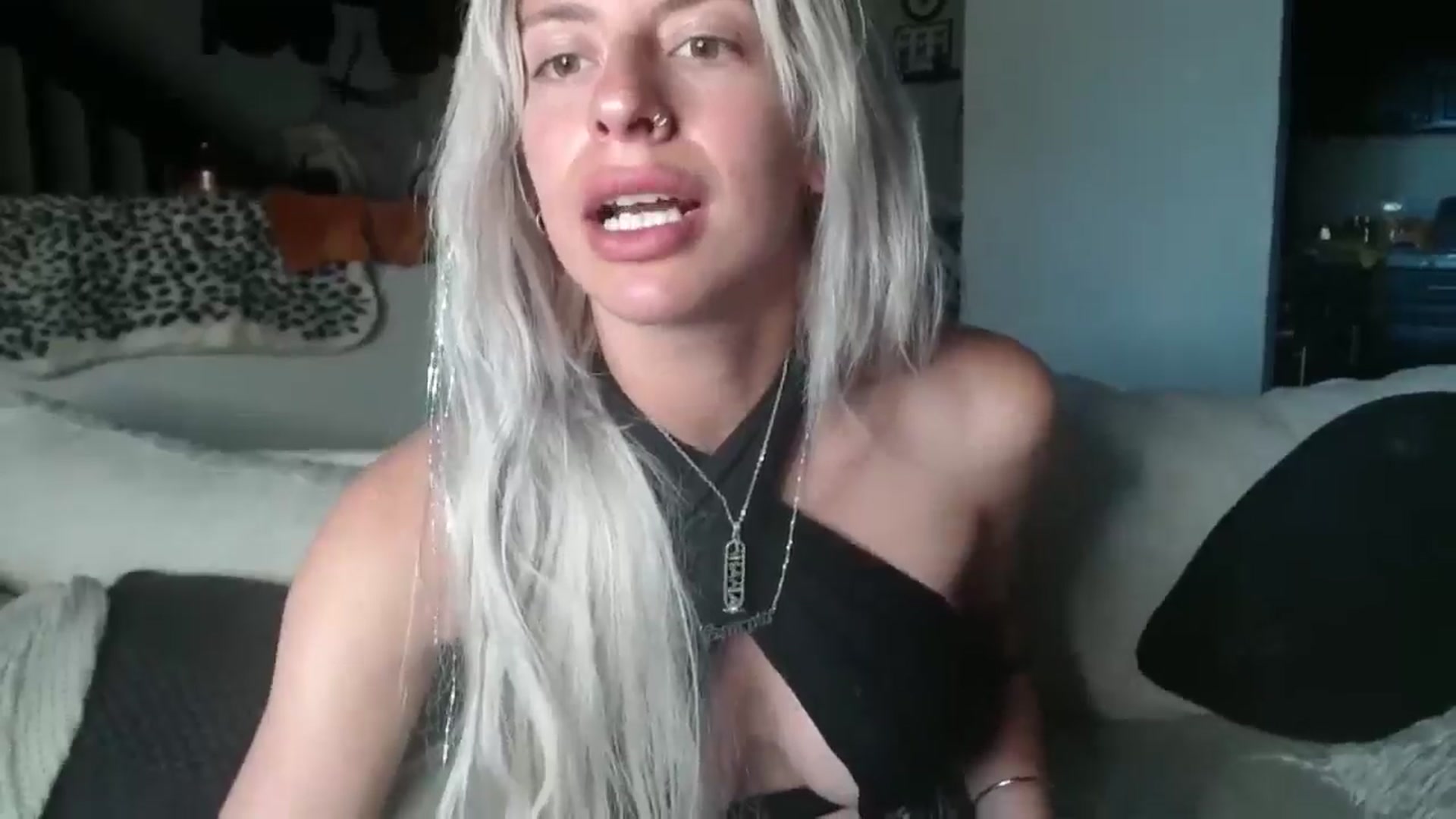Gallery image thumbnail from ItsRoseRyder's myfreecams stream on, 06/24/2025, 19:25 image 6 of 20