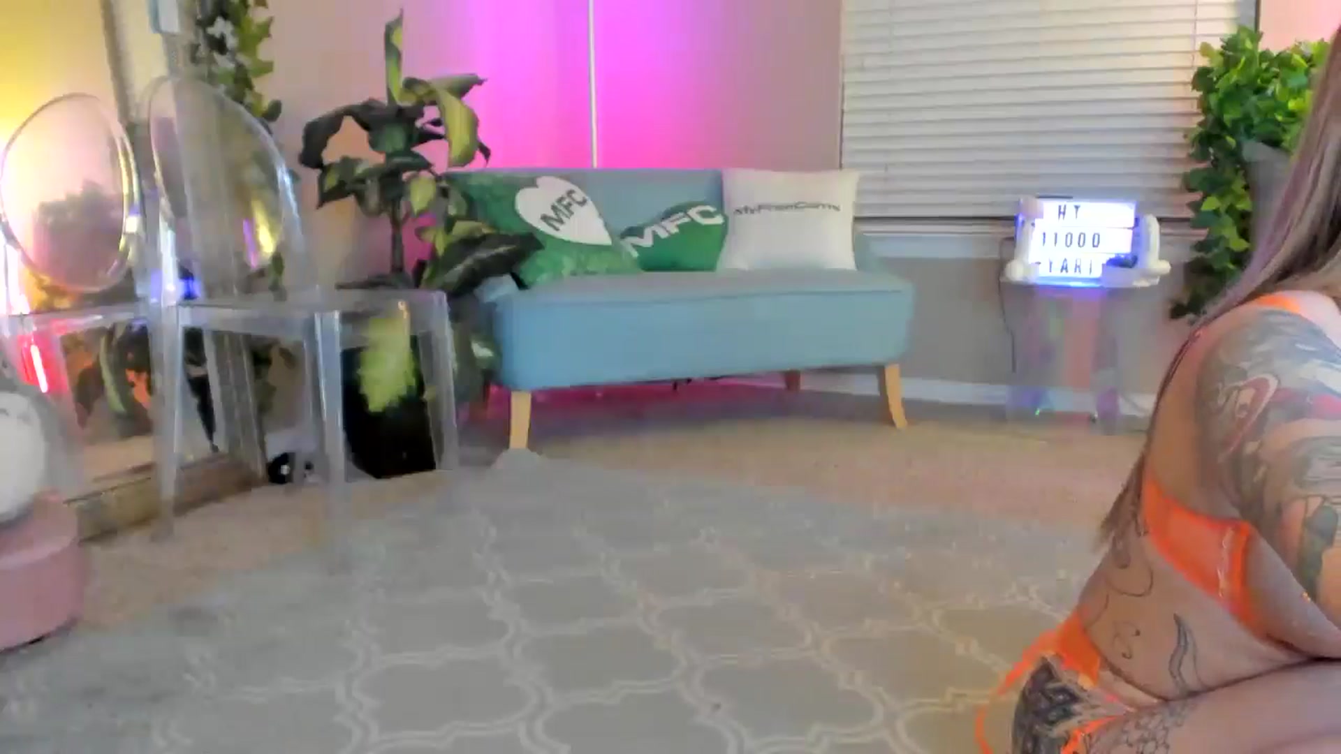 Gallery image thumbnail from ItsRoseRyder's myfreecams stream on, 11/16/2025, 06:35 image 6 of 20