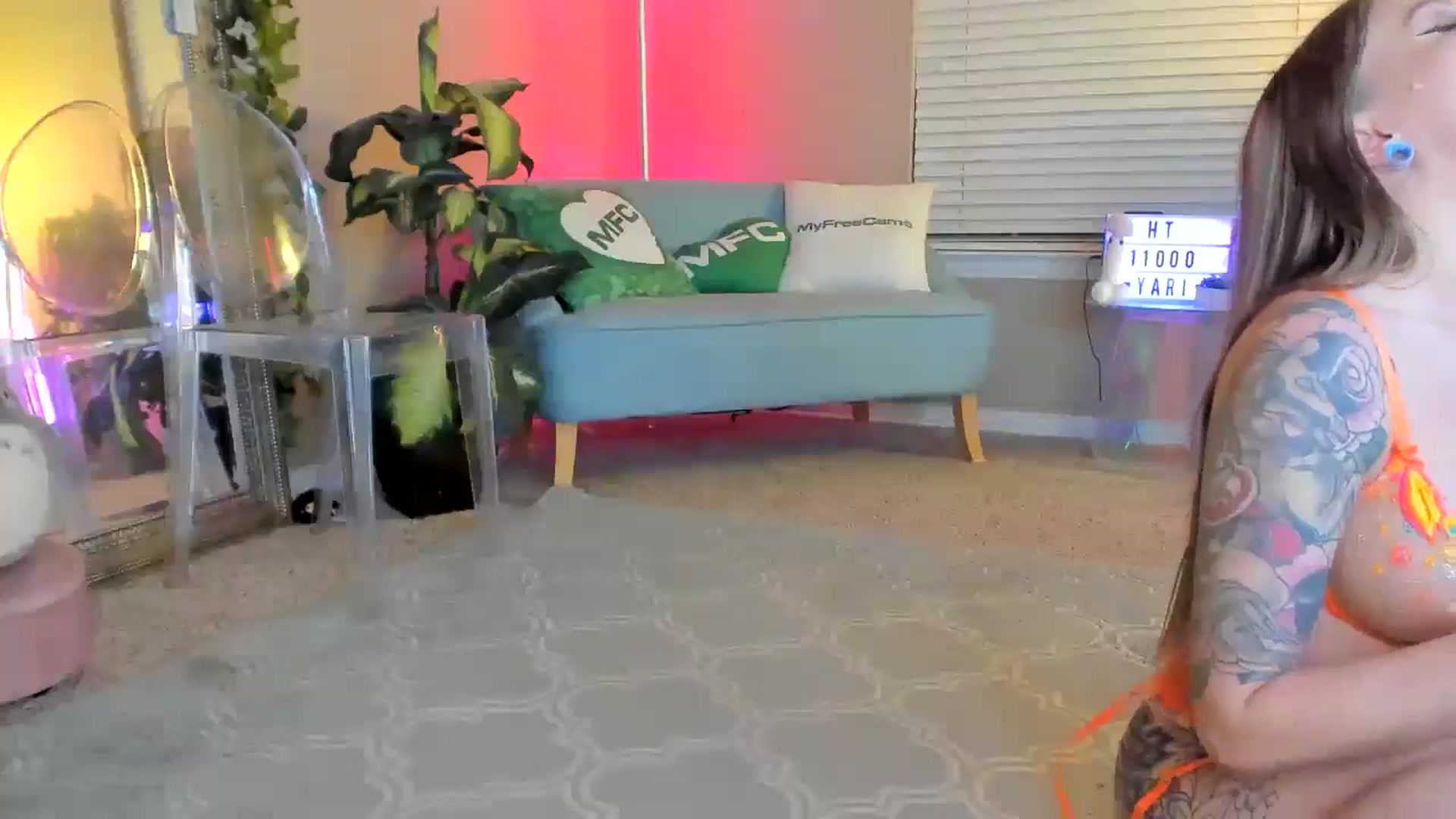 Gallery image thumbnail from ItsRoseRyder's myfreecams stream on, 11/16/2025, 06:35 image 7 of 20