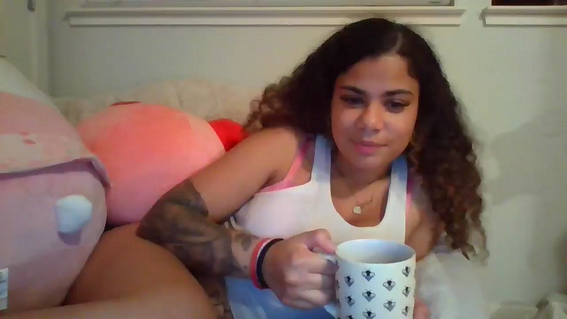Gallery image thumbnail from ItsValentinax's myfreecams stream on, 11/25/2024, 08:47 image 3 of 20