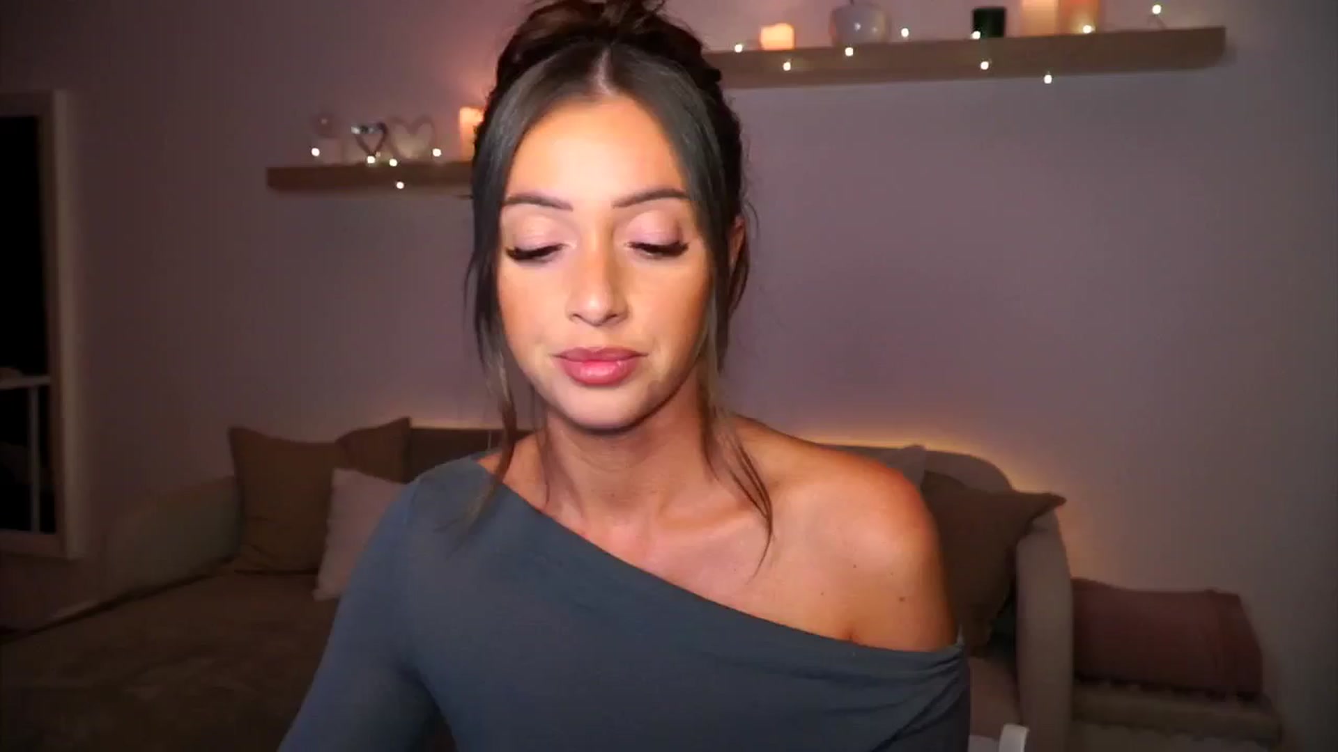 Gallery image thumbnail from Its_Ana's myfreecams stream on, 09/13/2024, 20:18 image 1 of 20