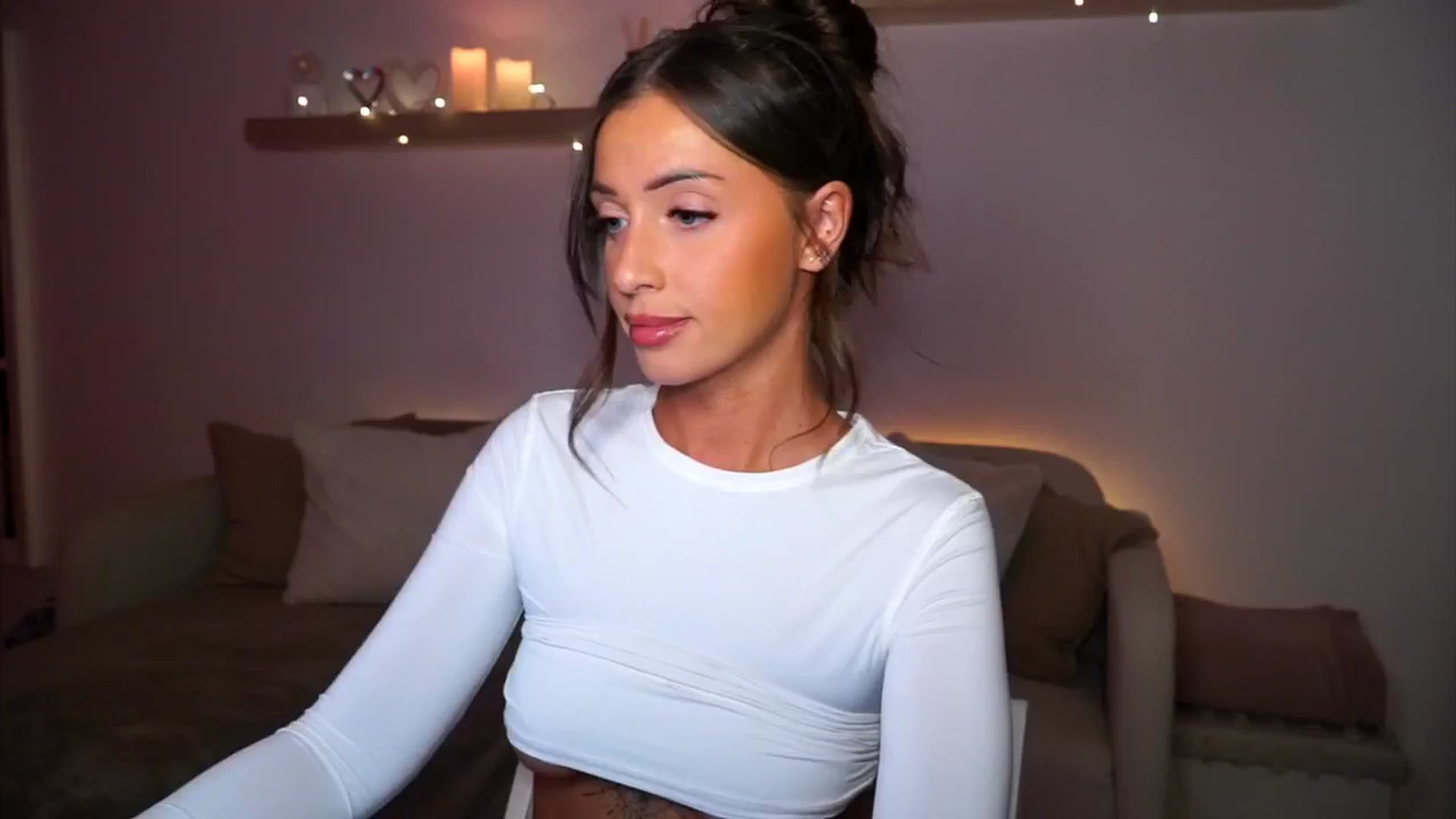 Gallery image thumbnail from Its_Ana's myfreecams stream on, 09/14/2024, 20:53 image 19 of 20