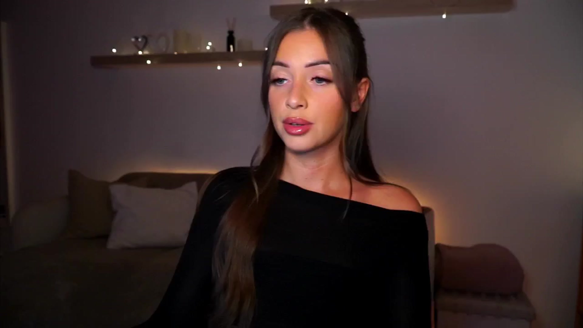 Gallery image thumbnail from Its_Ana's myfreecams stream on, 10/05/2024, 21:57 image 2 of 20