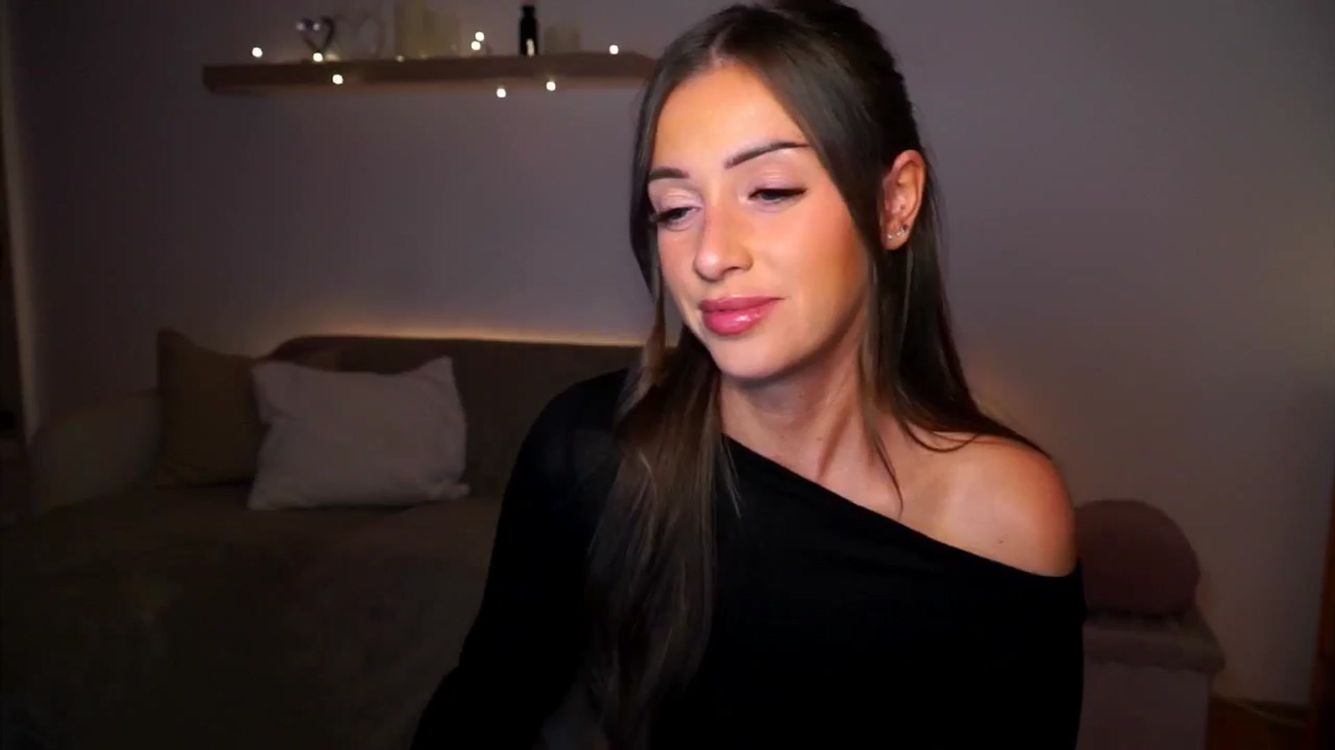 Gallery image thumbnail from Its_Ana's myfreecams stream on, 10/05/2024, 21:57 image 17 of 20