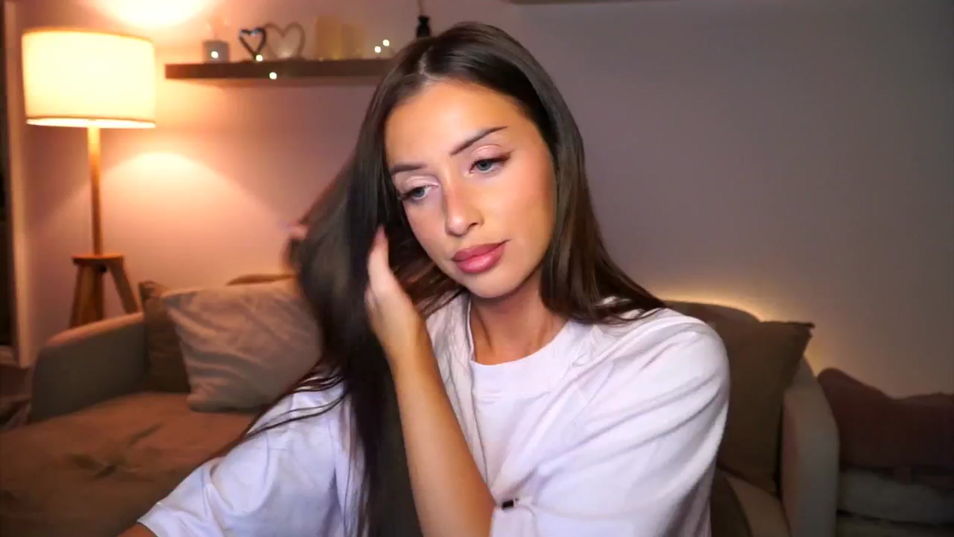 Gallery image thumbnail from Its_Ana's myfreecams stream on, 10/18/2024, 23:34 image 4 of 20