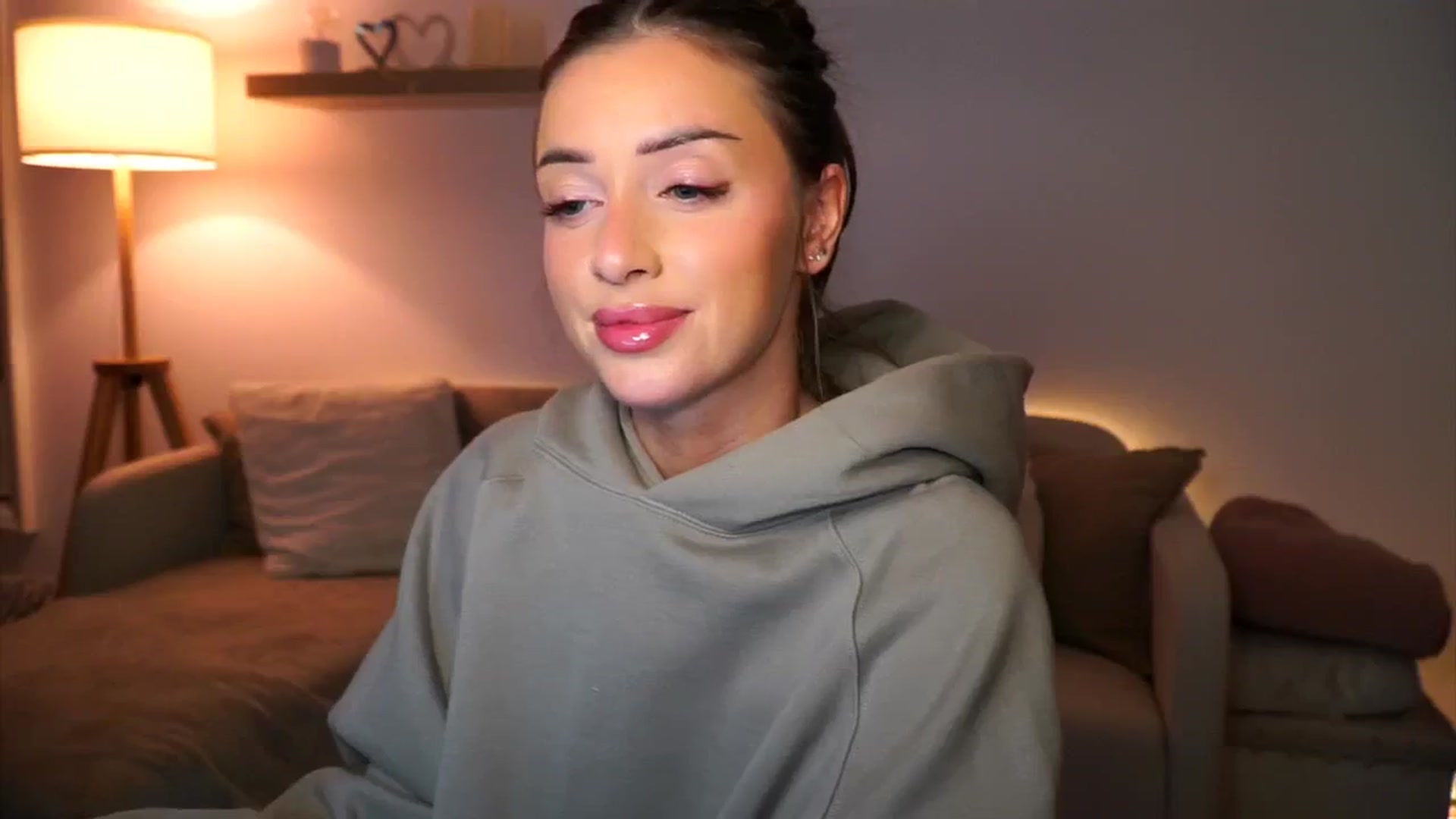 Gallery image thumbnail from Its_Ana's myfreecams stream on, 10/24/2024, 22:07 image 18 of 20