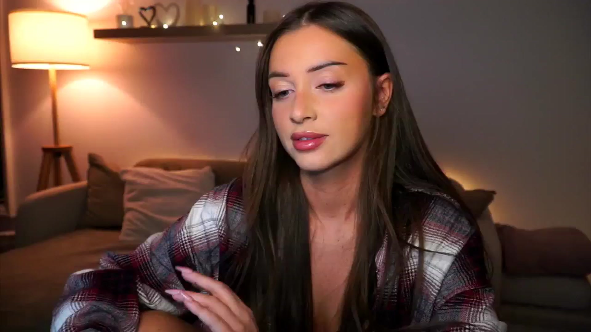 Gallery image thumbnail from Its_Ana's myfreecams stream on, 10/30/2024, 22:21 image 1 of 20