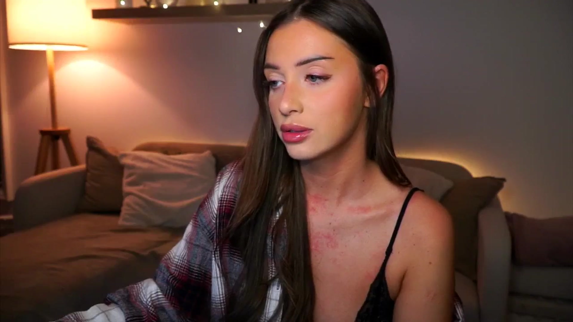 Gallery image thumbnail from Its_Ana's myfreecams stream on, 10/30/2024, 22:21 image 4 of 20