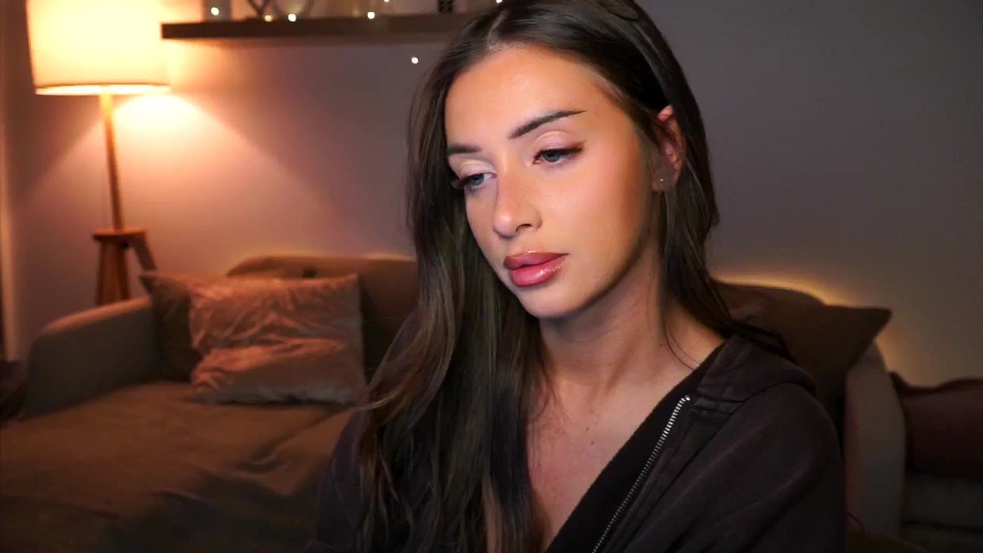 Gallery image thumbnail from Its_Ana's myfreecams stream on, 11/03/2024, 23:39 image 9 of 20