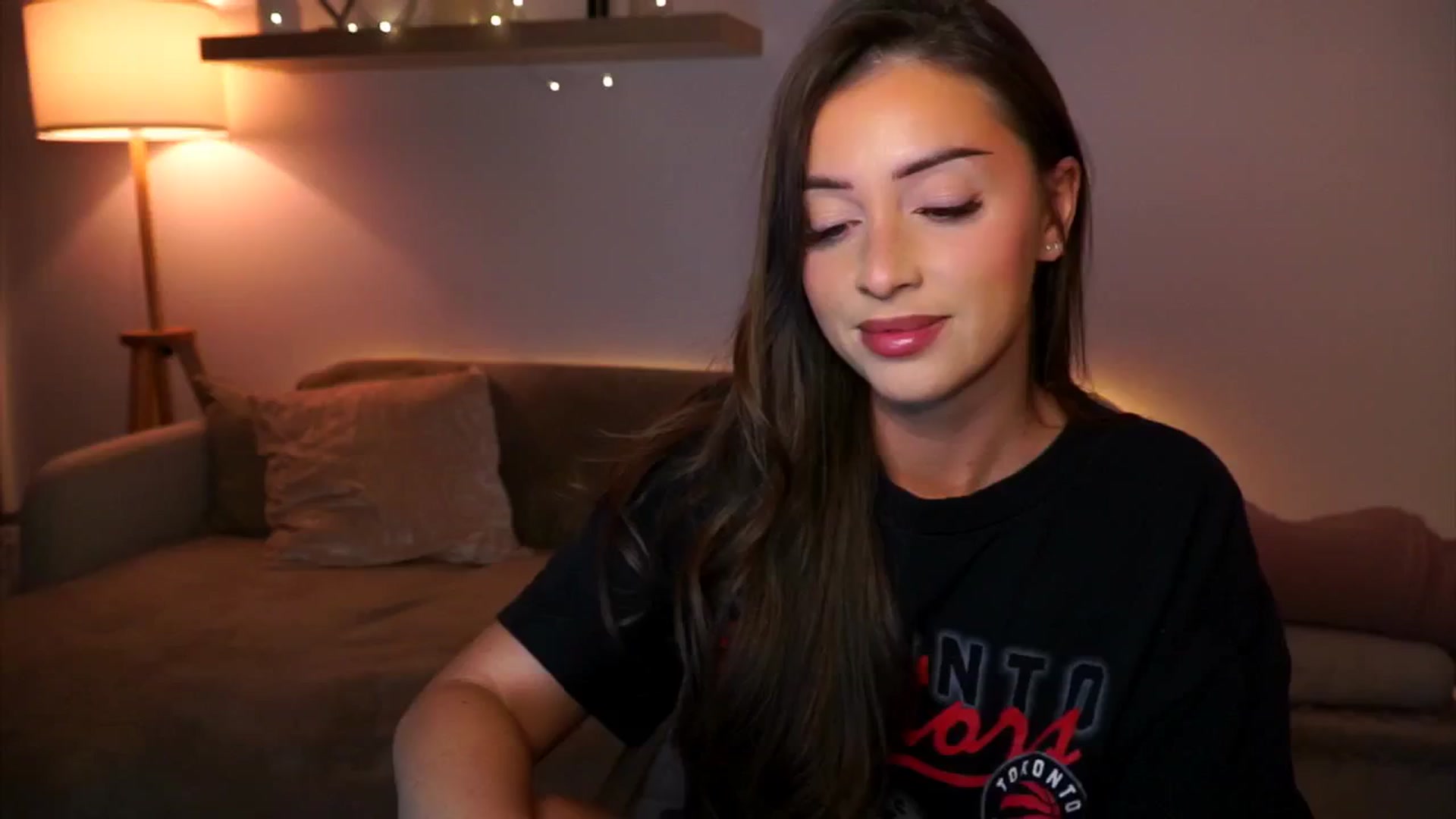 Gallery image thumbnail from Its_Ana's myfreecams stream on, 11/11/2024, 21:30 image 2 of 20