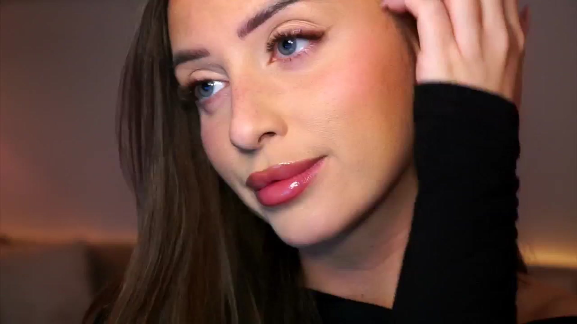 Gallery image thumbnail from Its_Ana's myfreecams stream on, 11/12/2024, 21:22 image 3 of 20
