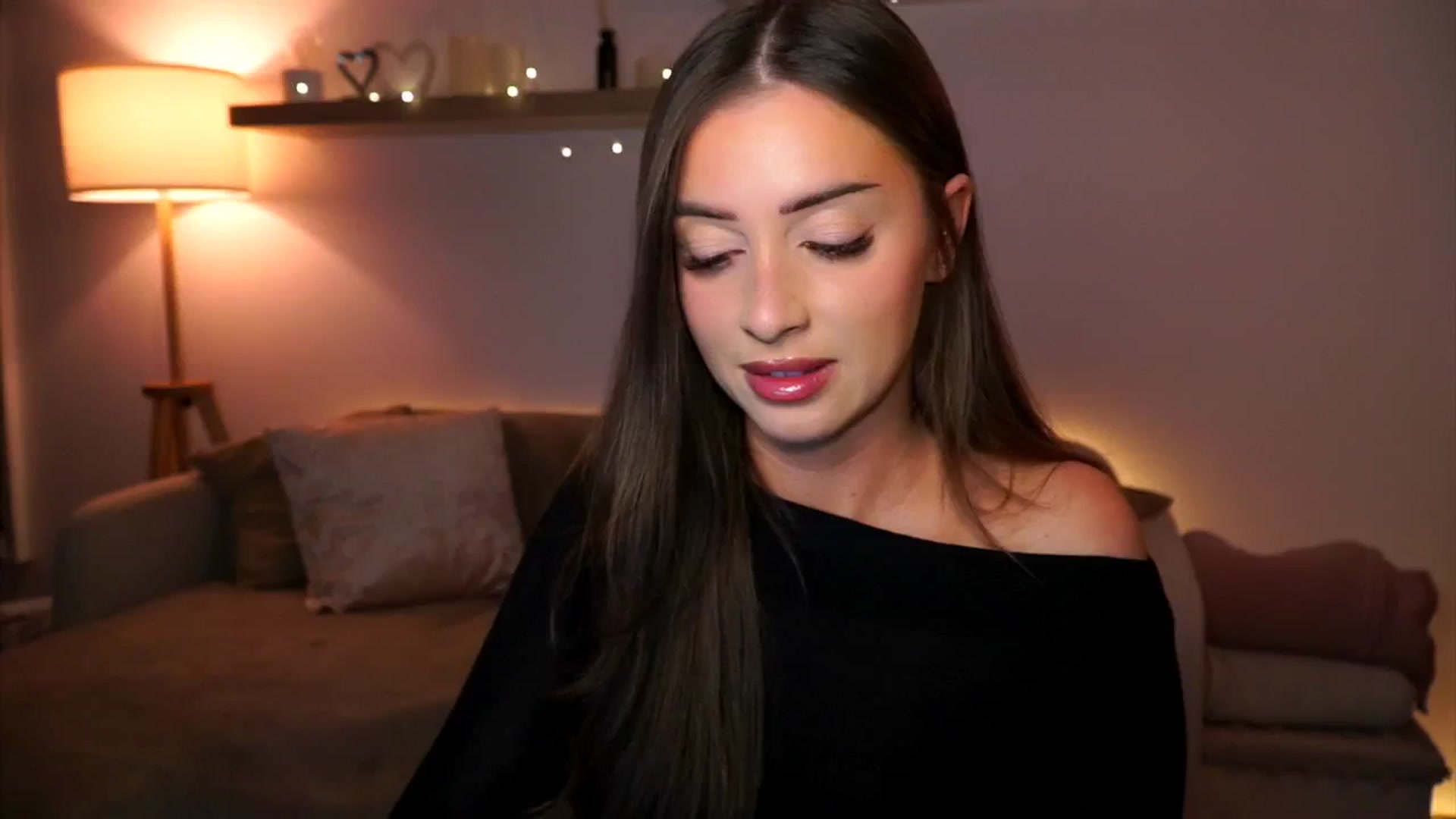 Gallery image thumbnail from Its_Ana's myfreecams stream on, 11/12/2024, 21:22 image 5 of 20