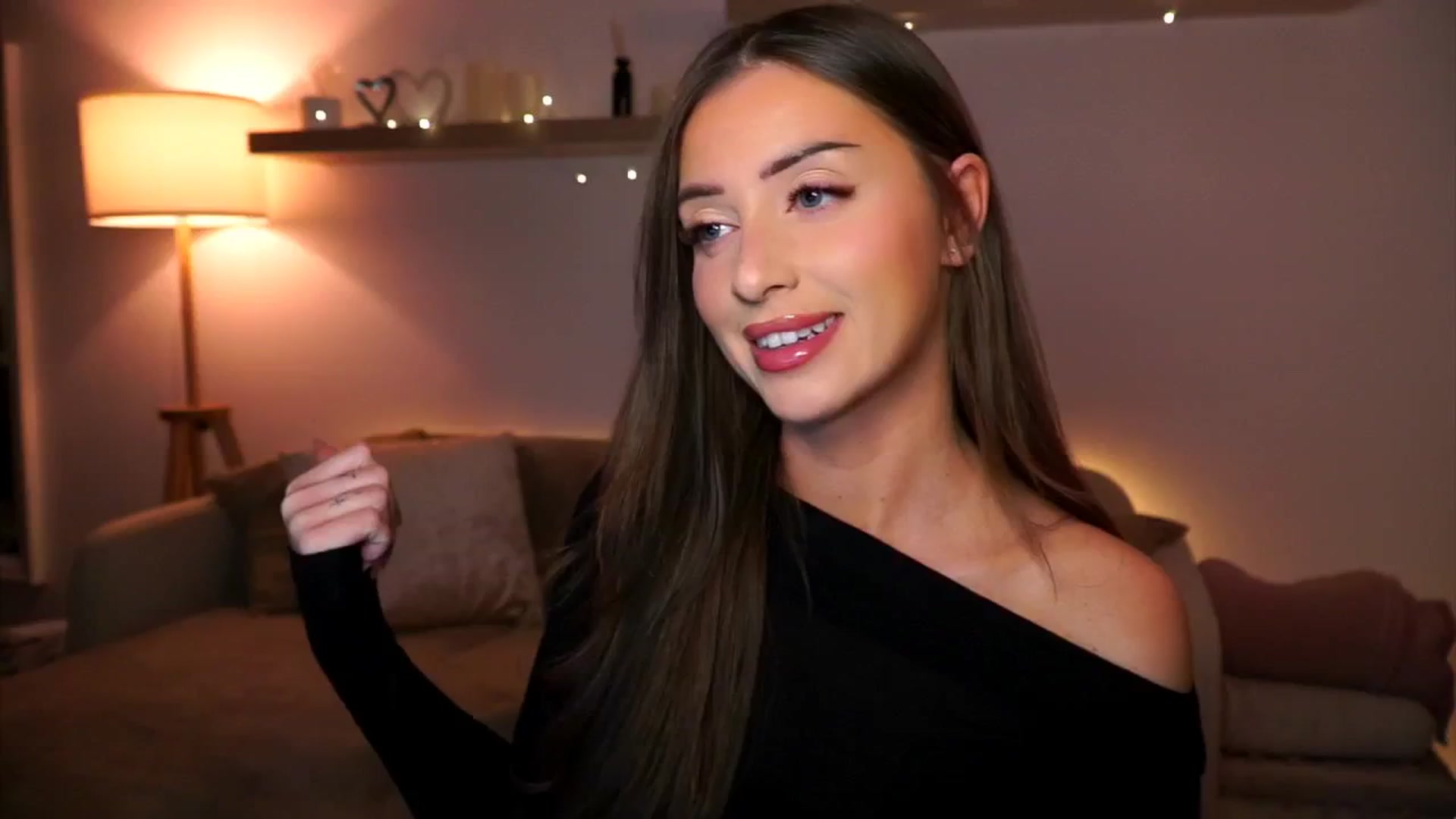 Gallery image thumbnail from Its_Ana's myfreecams stream on, 11/12/2024, 21:22 image 4 of 20
