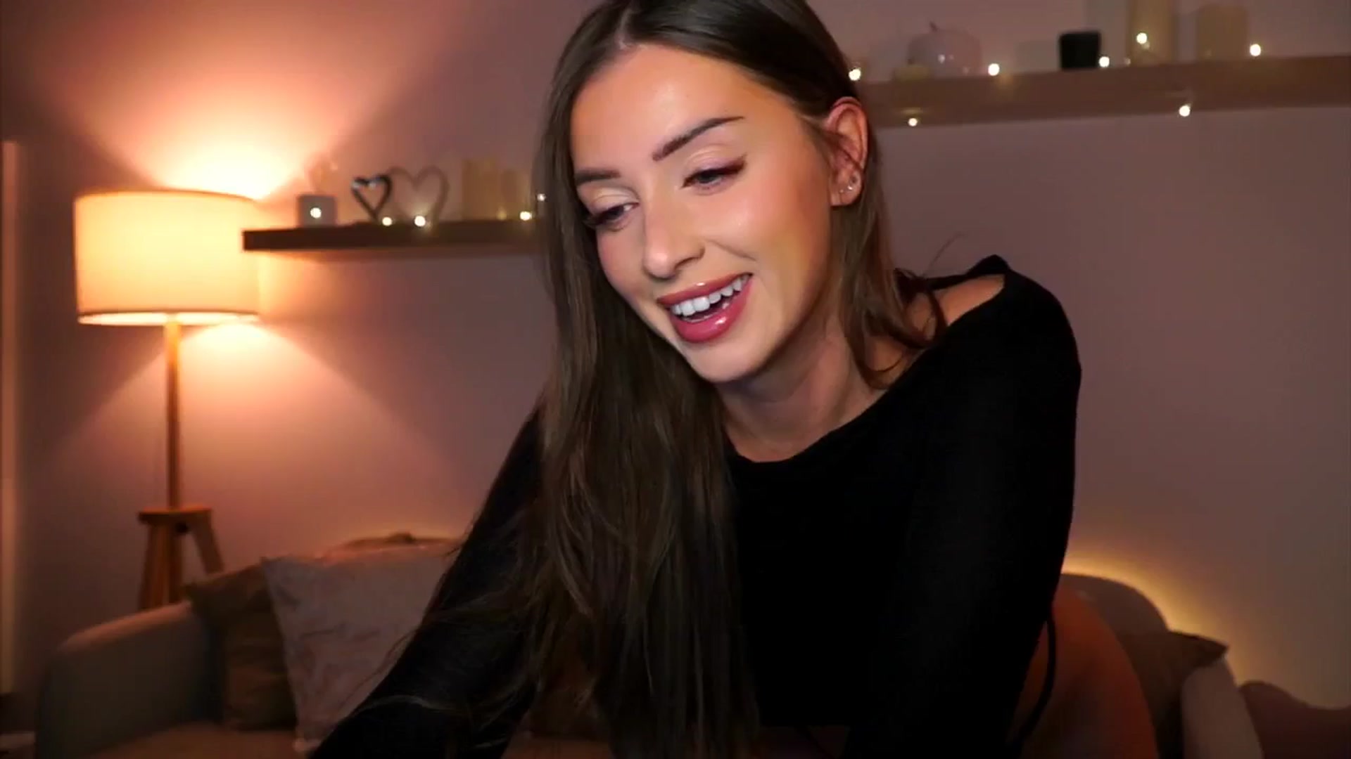 Gallery image thumbnail from Its_Ana's myfreecams stream on, 11/12/2024, 21:22 image 10 of 20