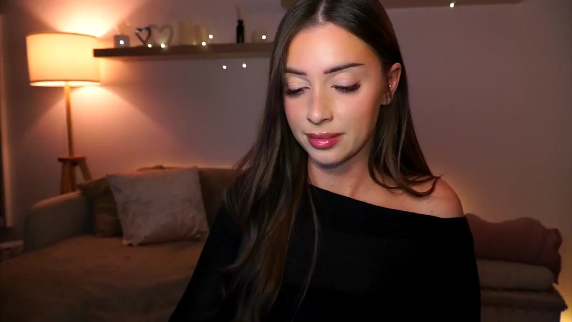 Gallery image thumbnail from Its_Ana's myfreecams stream on, 11/12/2024, 21:22 image 20 of 20