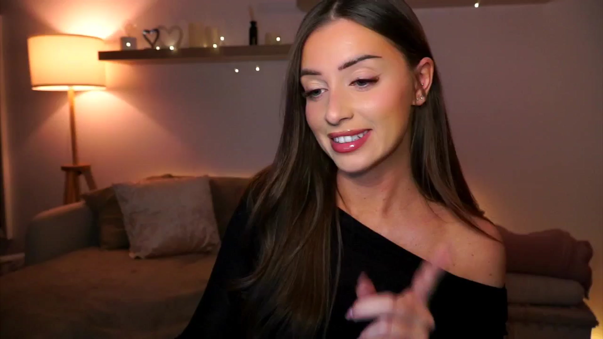 Gallery image thumbnail from Its_Ana's myfreecams stream on, 11/12/2024, 21:22 image 17 of 20