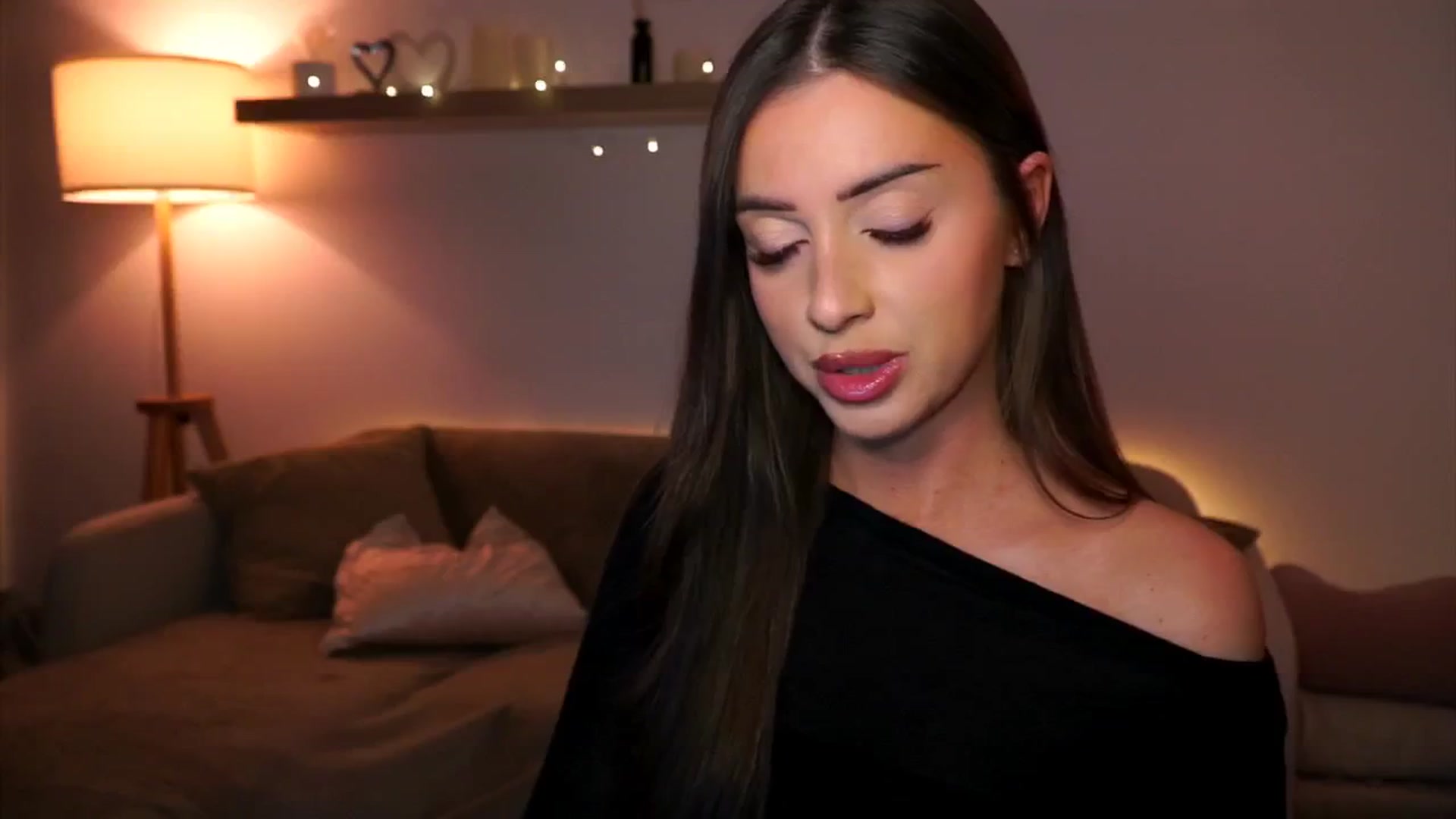 Gallery image thumbnail from Its_Ana's myfreecams stream on, 11/12/2024, 22:54 image 11 of 20