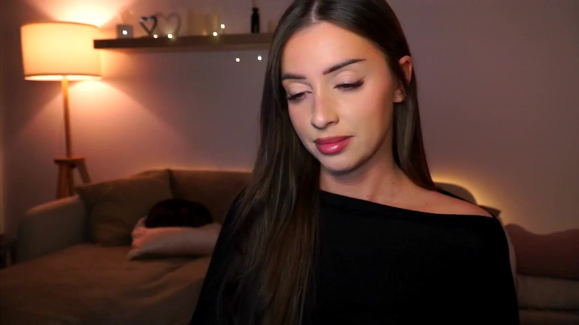 Gallery image thumbnail from Its_Ana's myfreecams stream on, 11/12/2024, 22:54 image 9 of 20