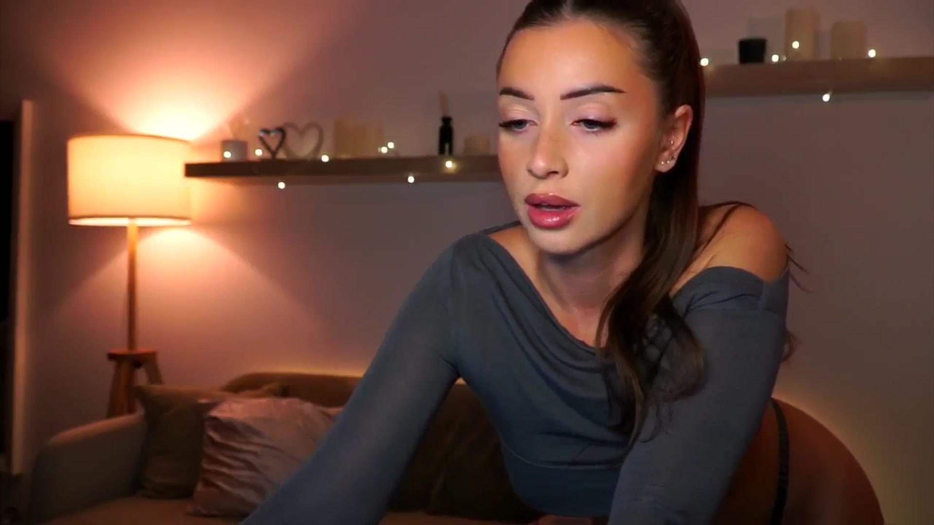 Gallery image thumbnail from Its_Ana's myfreecams stream on, 11/20/2024, 22:30 image 2 of 20
