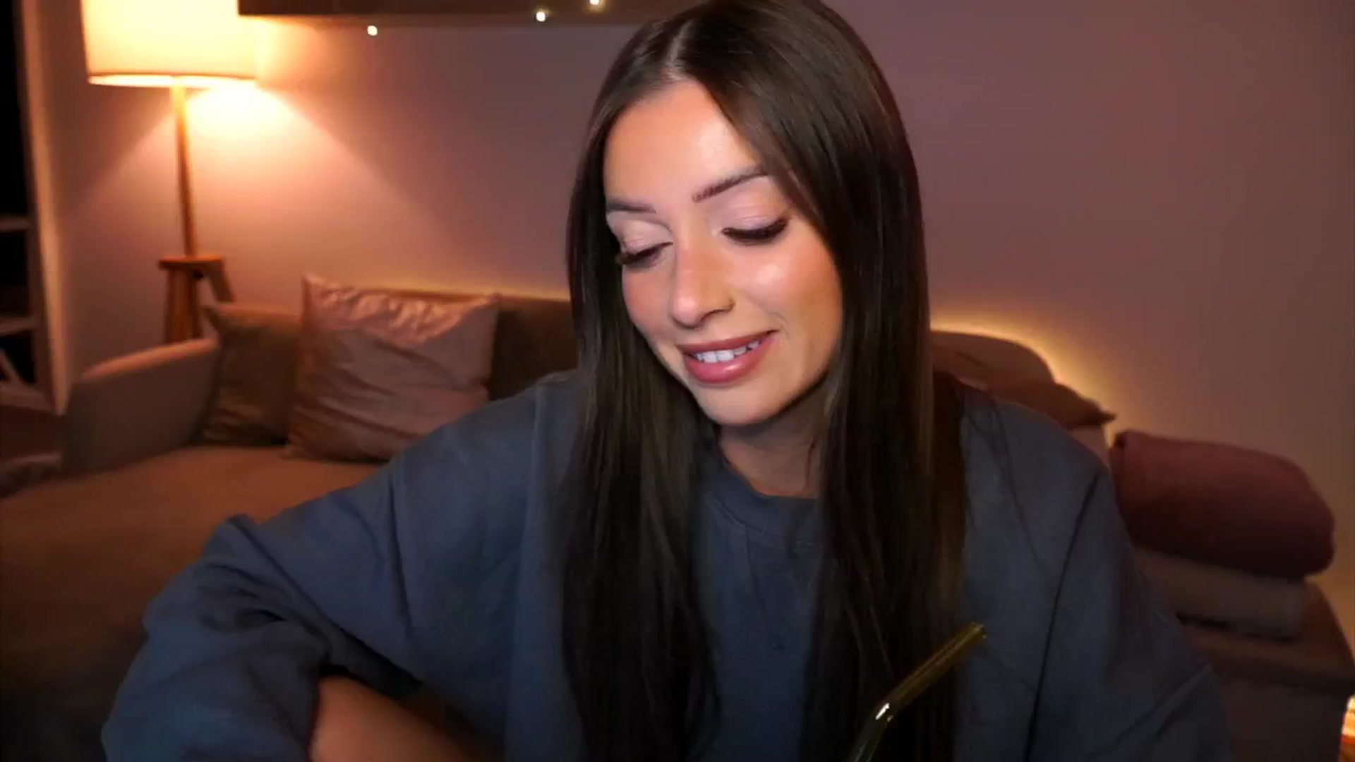 Gallery image thumbnail from Its_Ana's myfreecams stream on, 11/23/2024, 22:36 image 8 of 20
