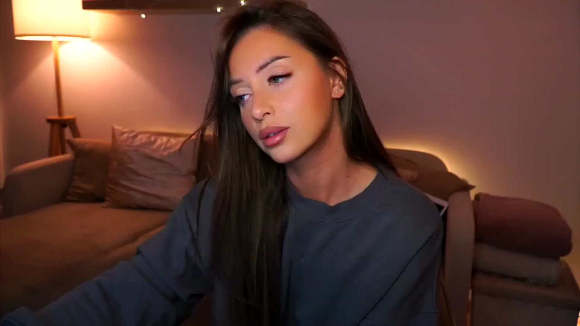 Gallery image thumbnail from Its_Ana's myfreecams stream on, 11/23/2024, 22:36 image 5 of 20