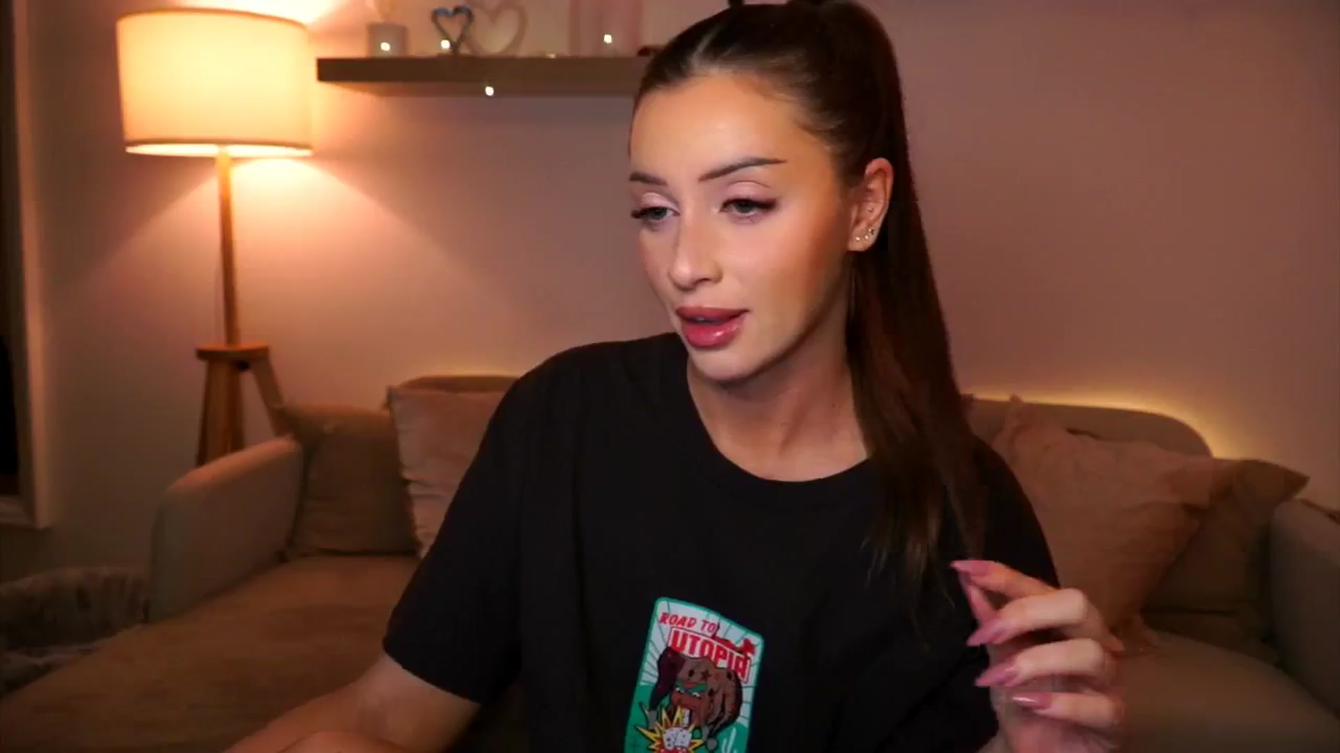 Gallery image thumbnail from Its_Ana's myfreecams stream on, 11/30/2024, 22:14 image 16 of 20