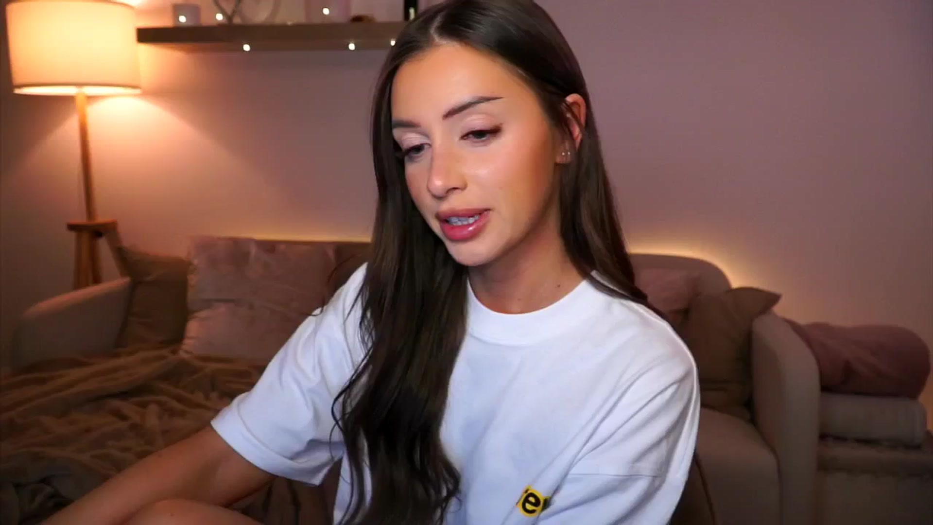 Gallery image thumbnail from Its_Ana's myfreecams stream on, 12/02/2024, 22:21 image 3 of 20