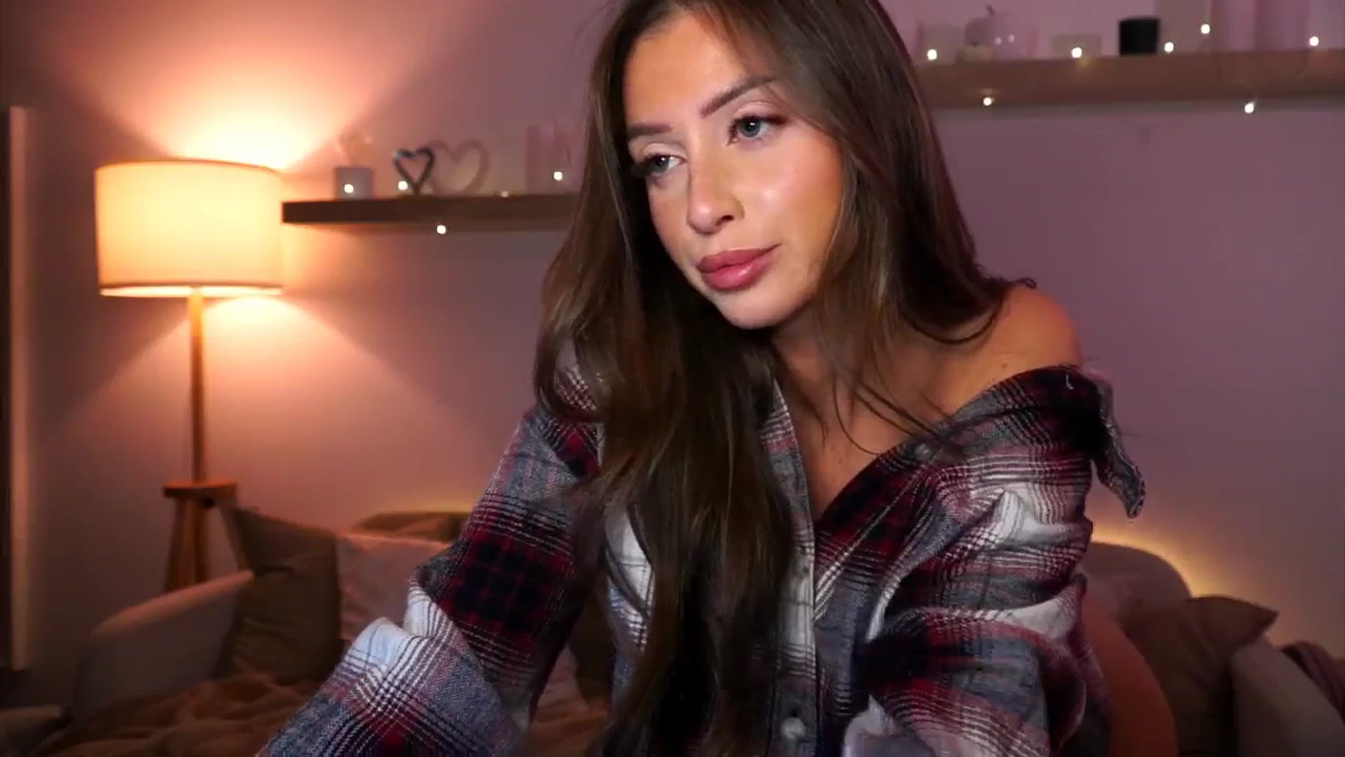 Gallery image thumbnail from Its_Ana's myfreecams stream on, 12/03/2024, 23:03 image 7 of 20