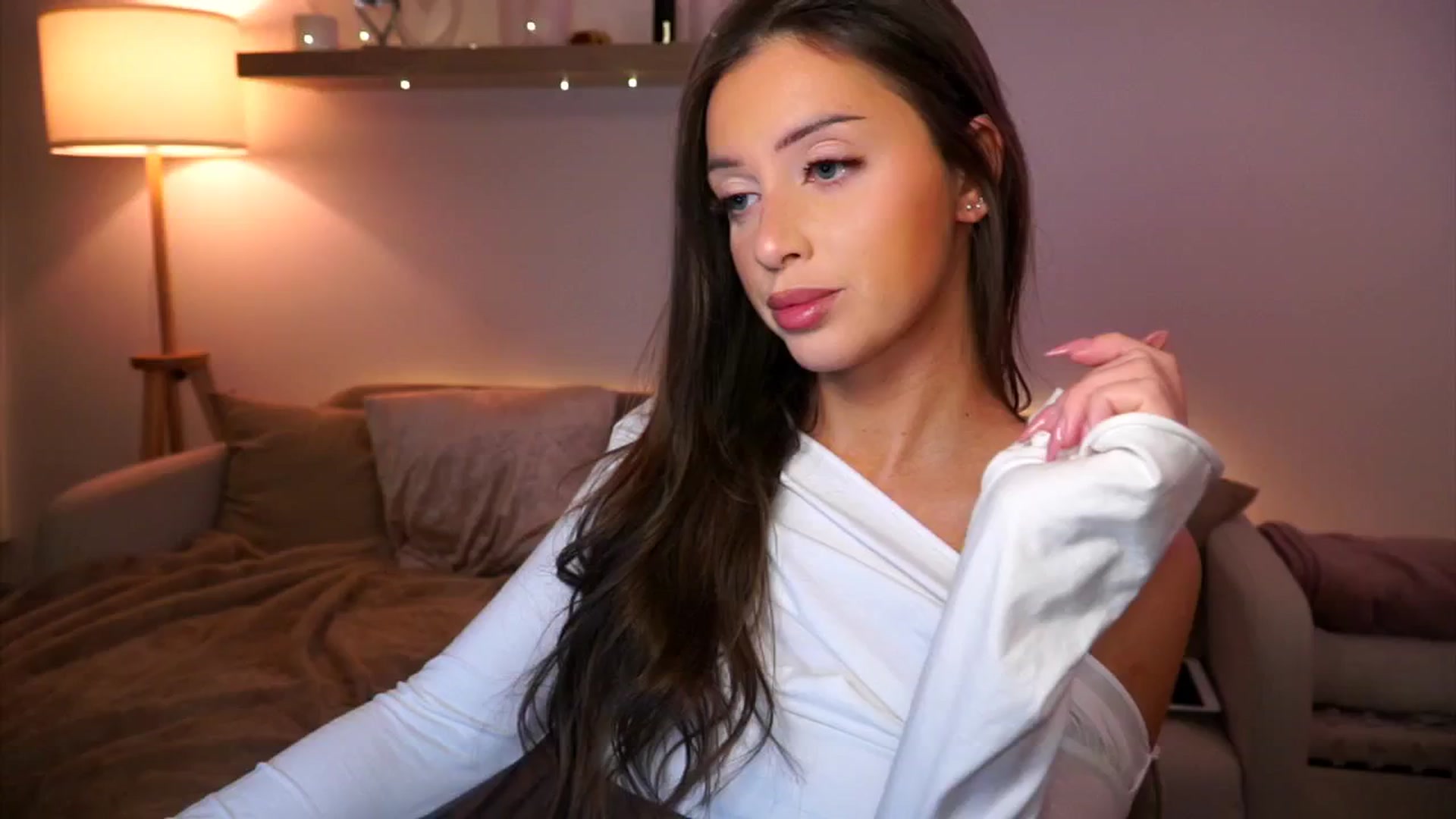 Gallery image thumbnail from Its_Ana's myfreecams stream on, 12/04/2024, 23:01 image 13 of 20