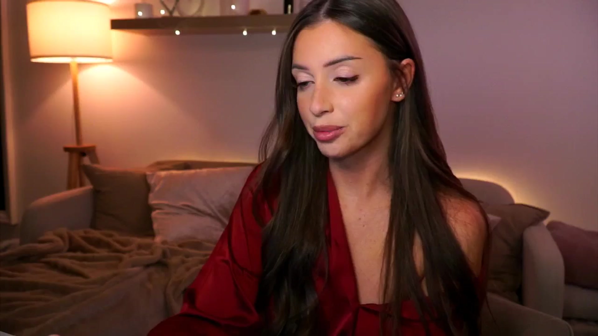 Gallery image thumbnail from Its_Ana's myfreecams stream on, 12/08/2024, 23:44 image 14 of 20