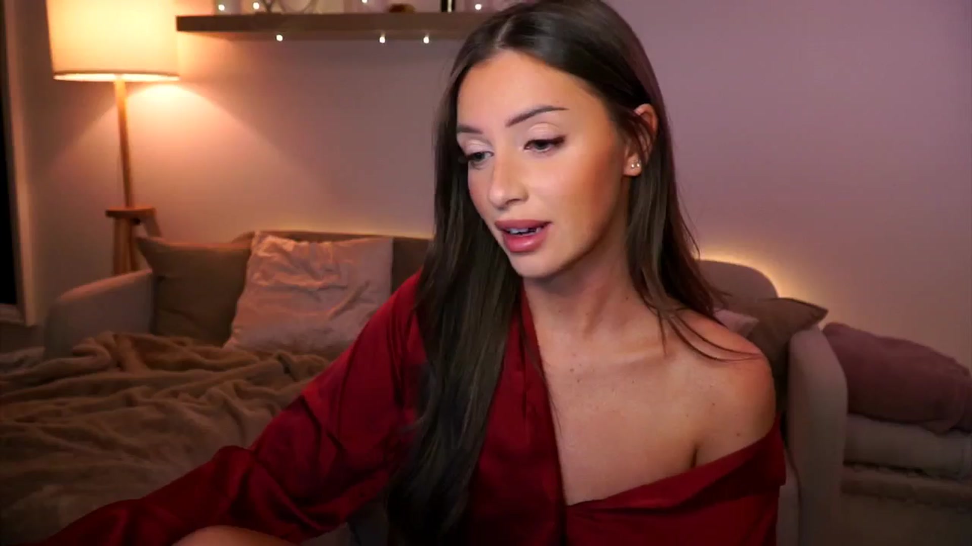 Gallery image thumbnail from Its_Ana's myfreecams stream on, 12/08/2024, 23:44 image 4 of 20