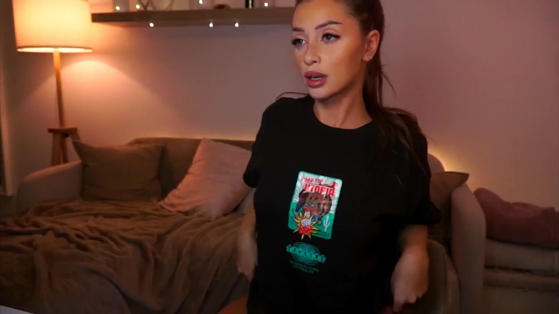 Gallery image thumbnail from Its_Ana's myfreecams stream on, 12/11/2024, 22:36 image 5 of 20