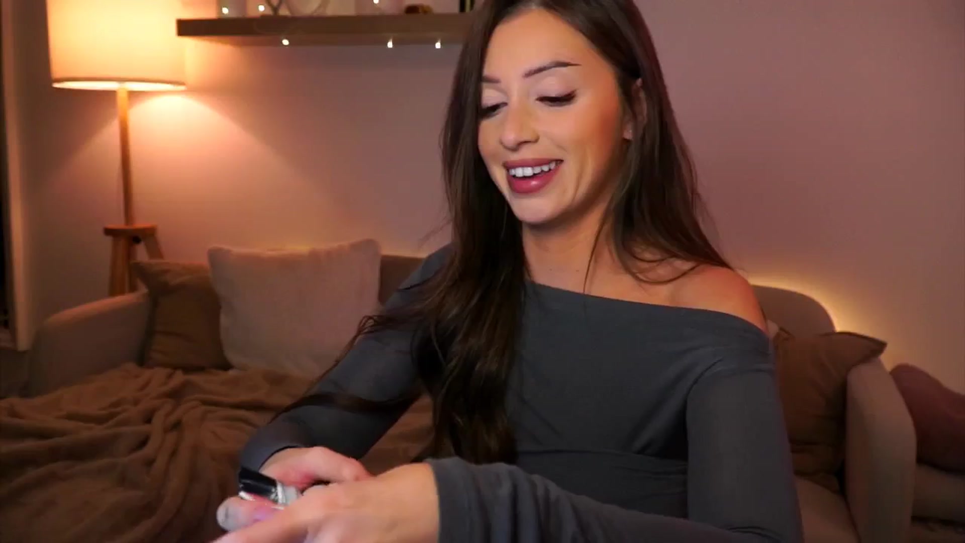 Gallery image thumbnail from Its_Ana's myfreecams stream on, 12/14/2024, 22:14 image 14 of 20