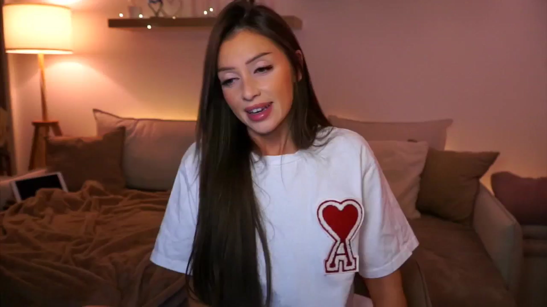 Gallery image thumbnail from Its_Ana's myfreecams stream on, 12/29/2024, 22:11 image 3 of 20