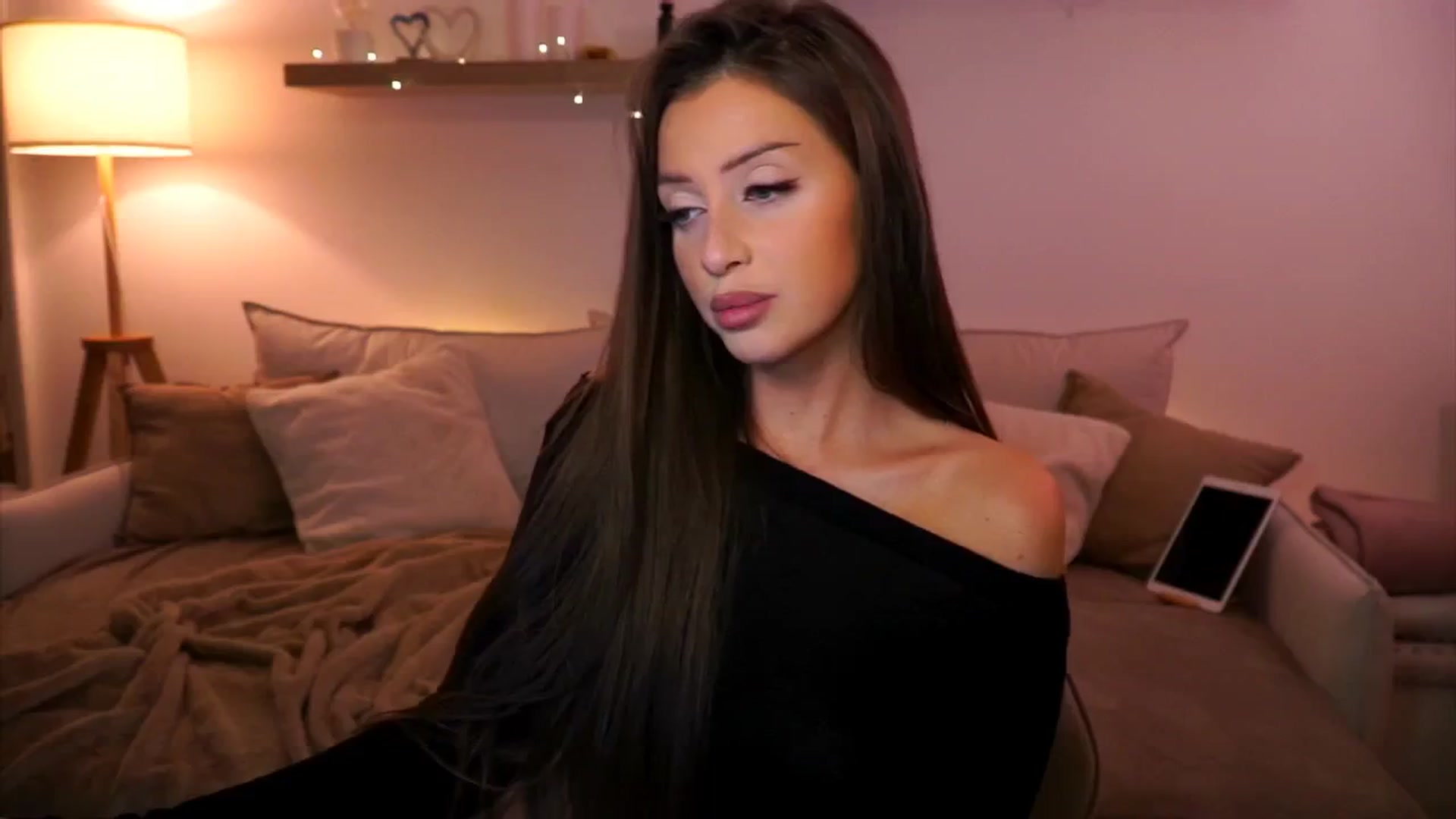 Gallery image thumbnail from Its_Ana's myfreecams stream on, 12/31/2024, 24:43 image 20 of 20