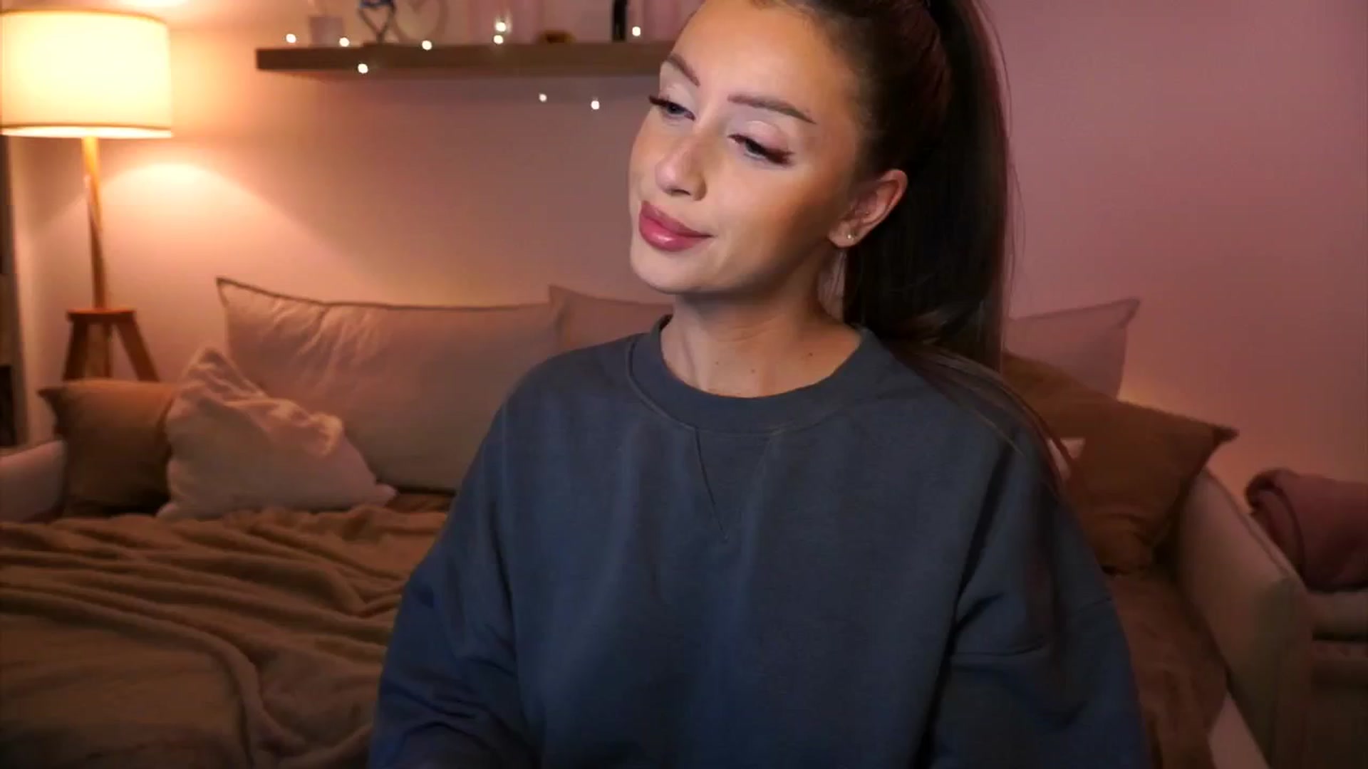 Gallery image thumbnail from Its_Ana's myfreecams stream on, 01/02/2025, 22:56 image 13 of 20