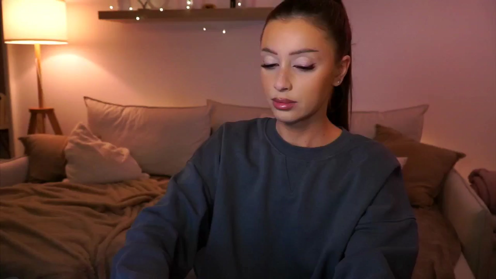 Gallery image thumbnail from Its_Ana's myfreecams stream on, 01/02/2025, 22:56 image 7 of 20