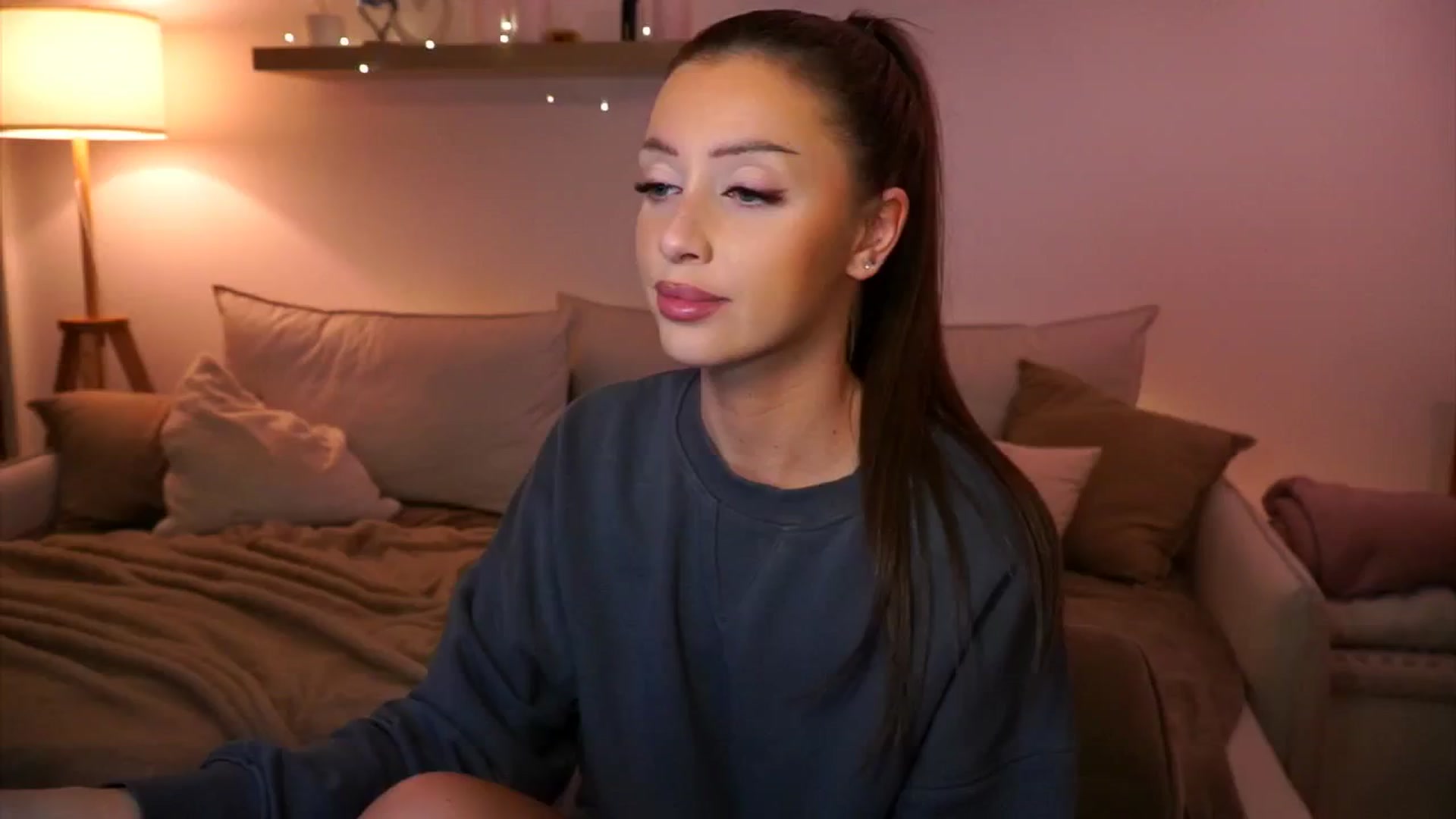 Gallery image thumbnail from Its_Ana's myfreecams stream on, 01/02/2025, 22:56 image 14 of 20