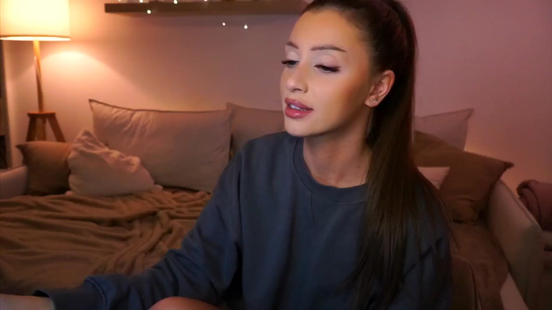 Gallery image thumbnail from Its_Ana's myfreecams stream on, 01/02/2025, 22:56 image 6 of 20