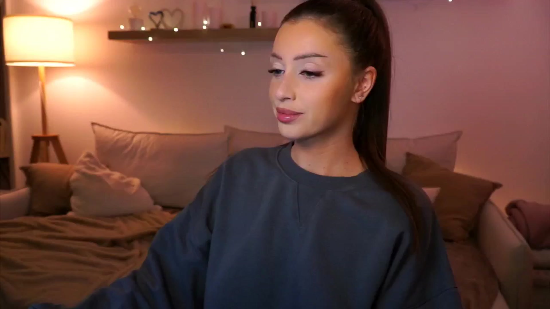 Gallery image thumbnail from Its_Ana's myfreecams stream on, 01/02/2025, 22:56 image 5 of 20