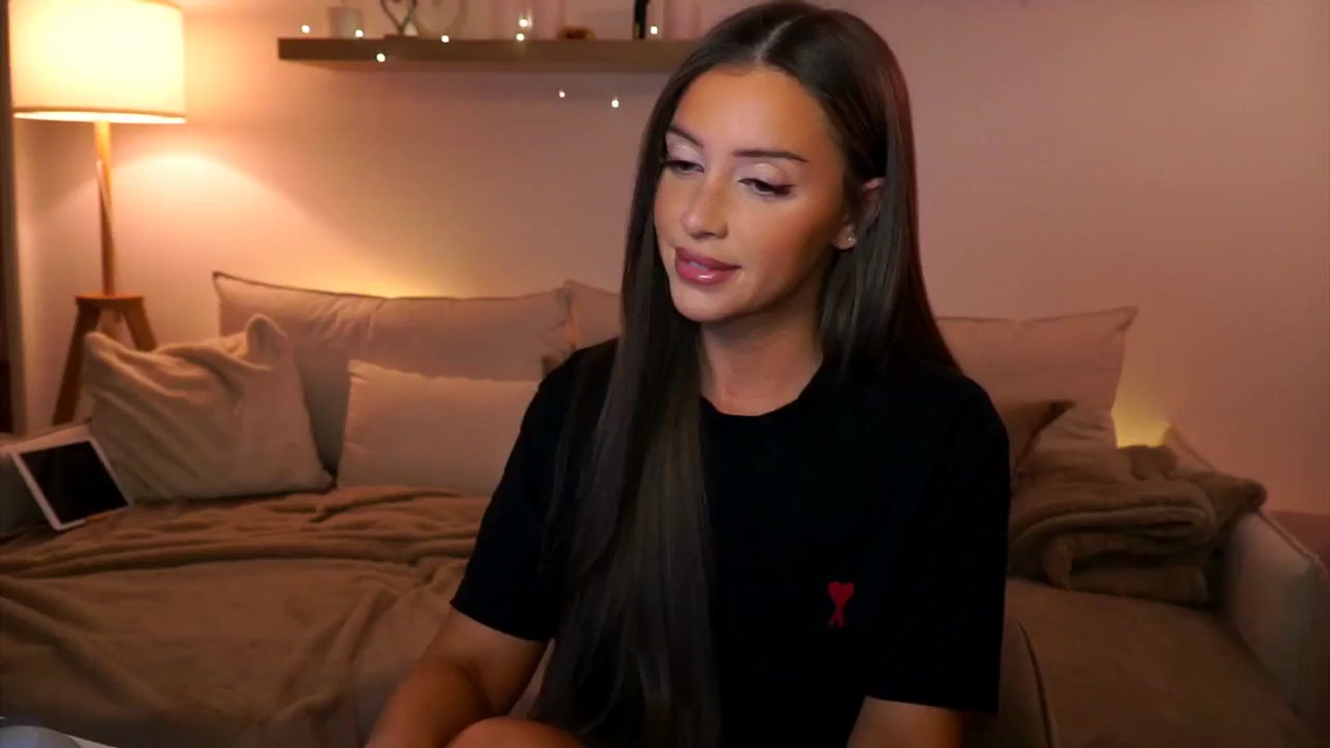 Gallery image thumbnail from Its_Ana's myfreecams stream on, 01/09/2025, 22:07 image 11 of 20