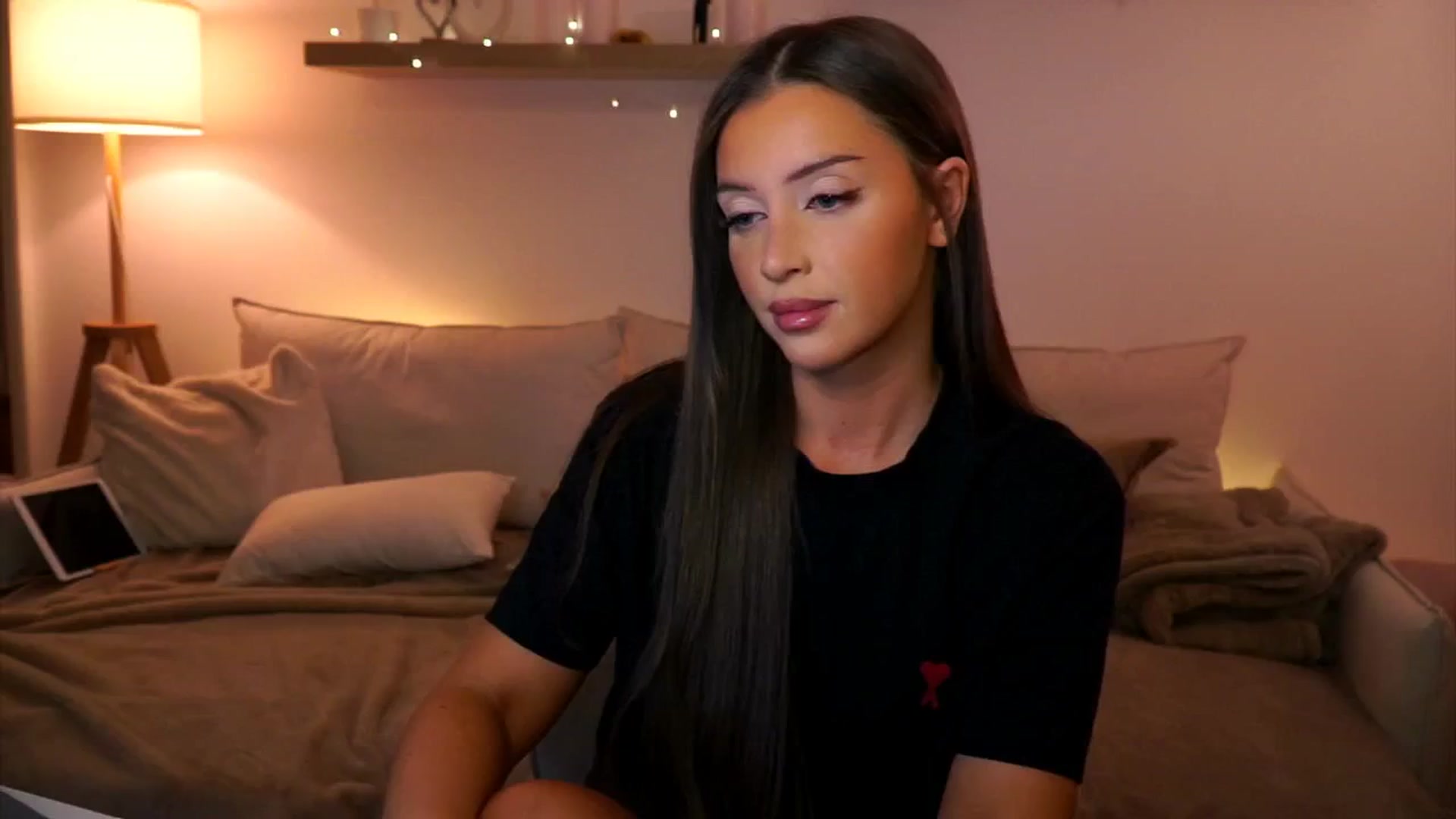 Gallery image thumbnail from Its_Ana's myfreecams stream on, 01/09/2025, 22:07 image 5 of 20