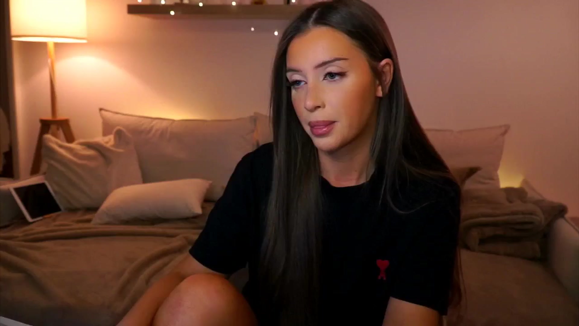 Gallery image thumbnail from Its_Ana's myfreecams stream on, 01/09/2025, 22:07 image 2 of 20
