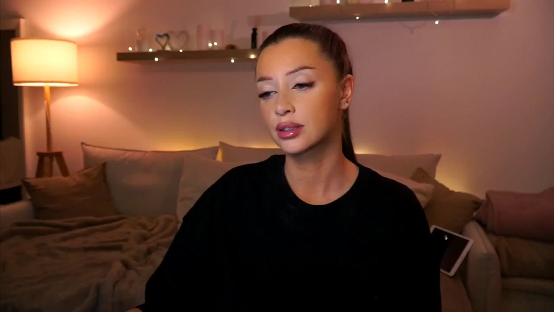 Gallery image thumbnail from Its_Ana's myfreecams stream on, 01/18/2025, 22:40 image 9 of 20
