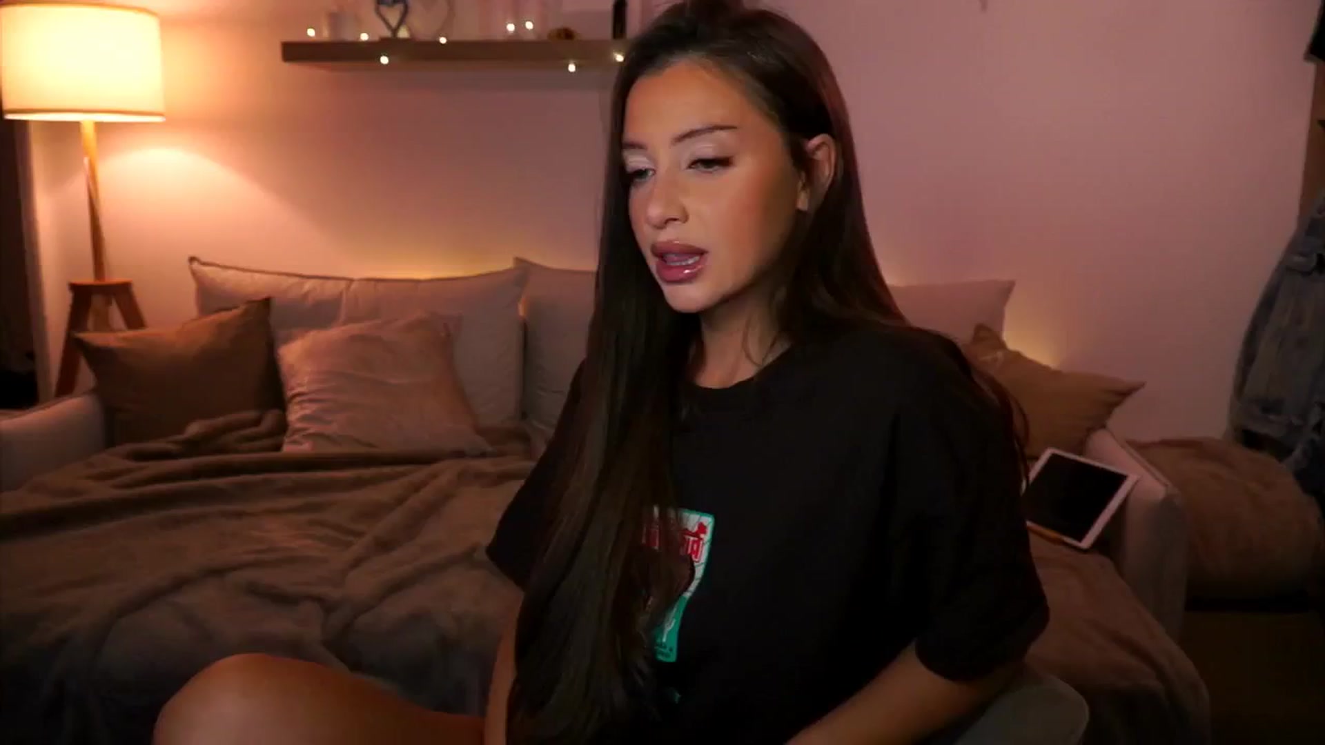 Gallery image thumbnail from Its_Ana's myfreecams stream on, 01/21/2025, 21:36 image 9 of 20